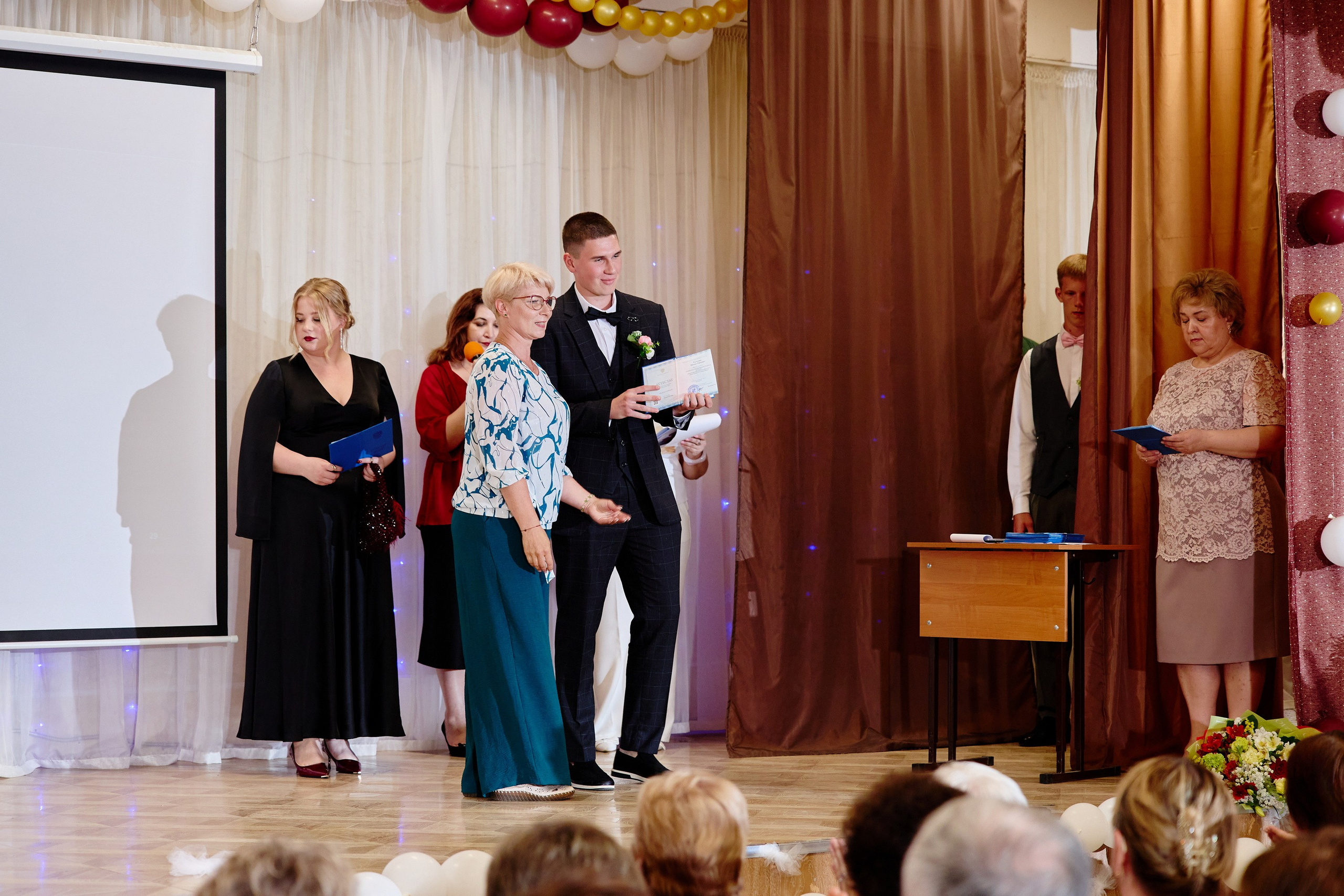 Выпускной 35 Сош. Фотограф Выпускные альбомы Таганрог Сергей Коробченко