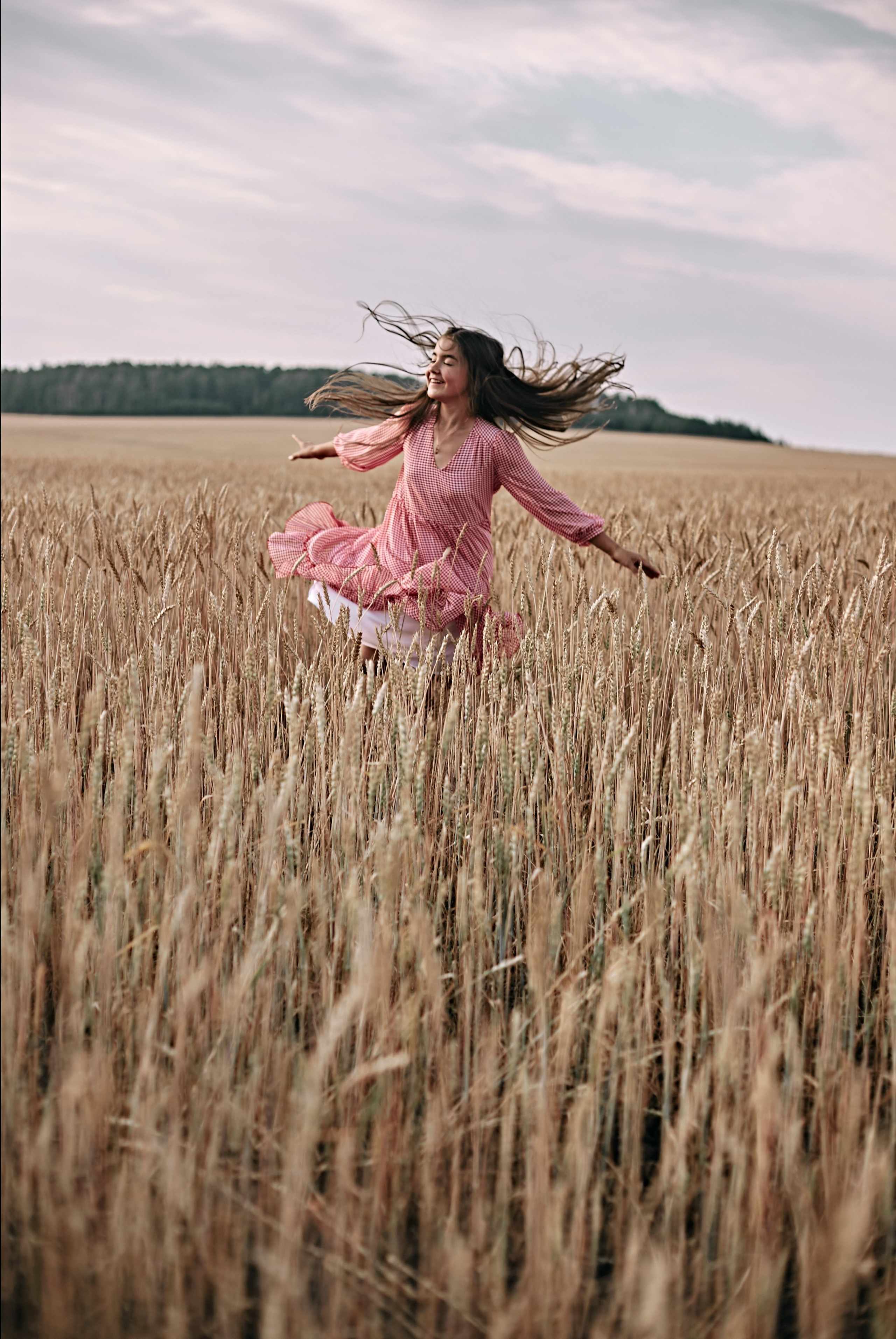 Большая семейная съемка в поле. Главная