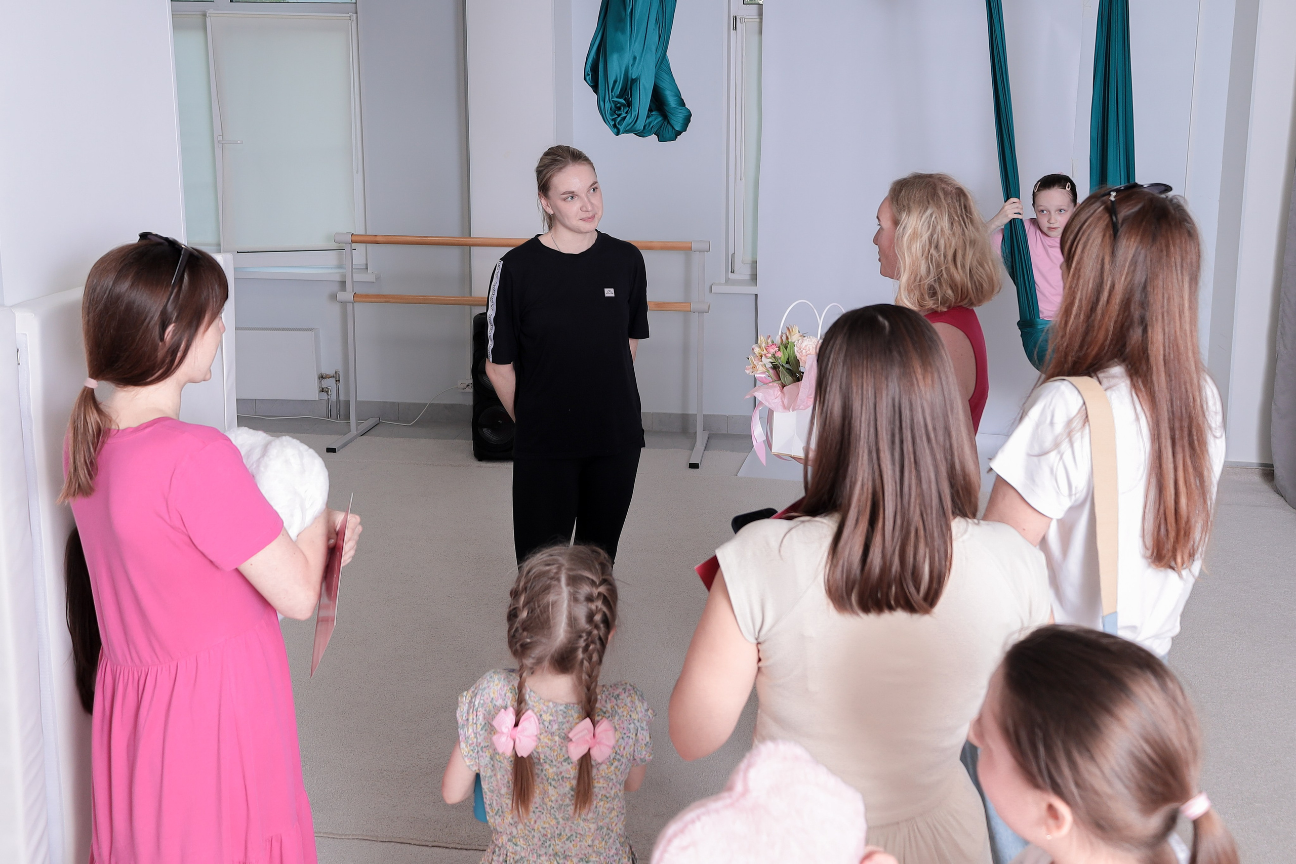 Детская аэройога. Фотограф Надршина Лилия