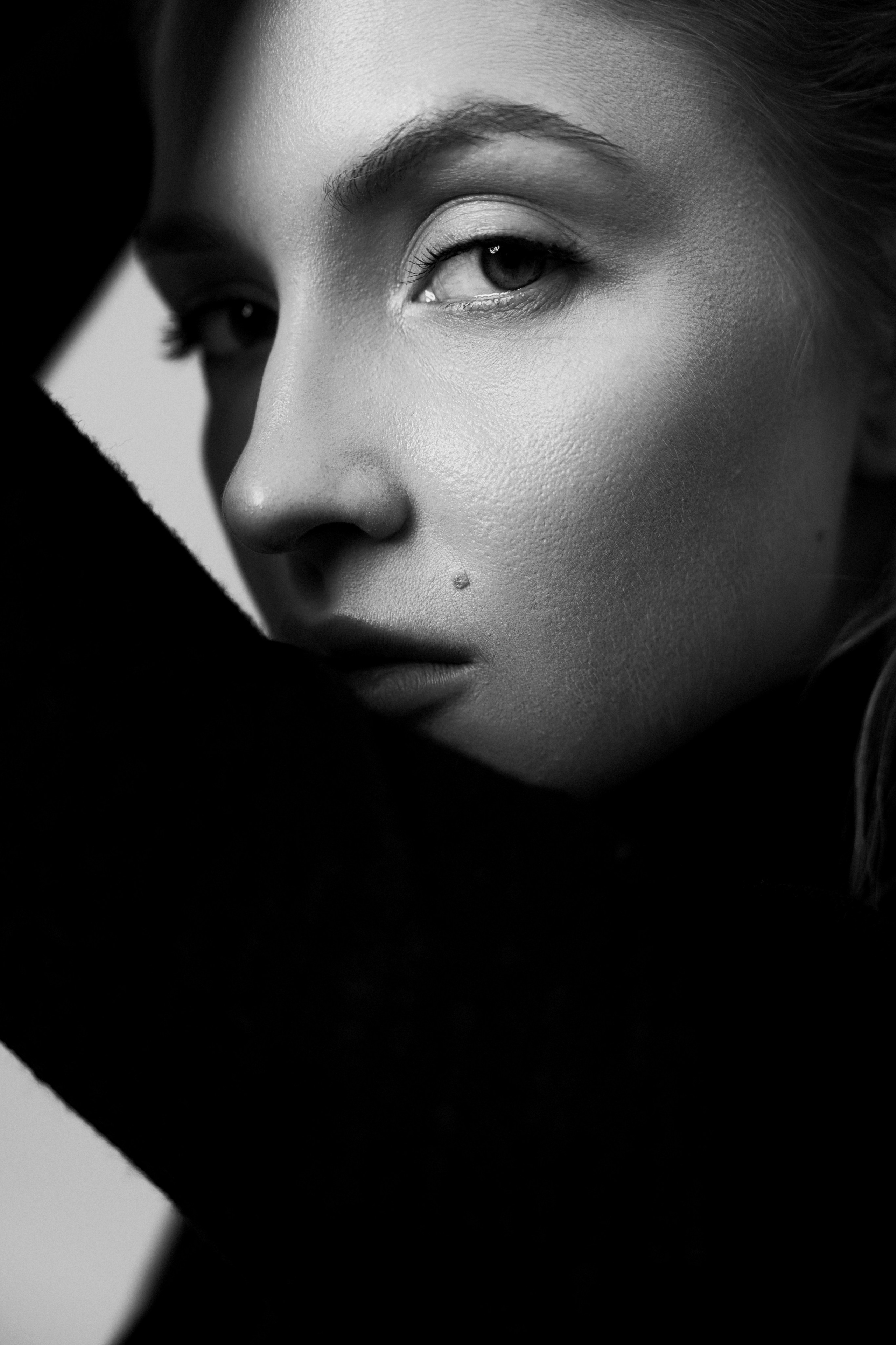 Девушки. Костя Жуков — фотограф в Москве