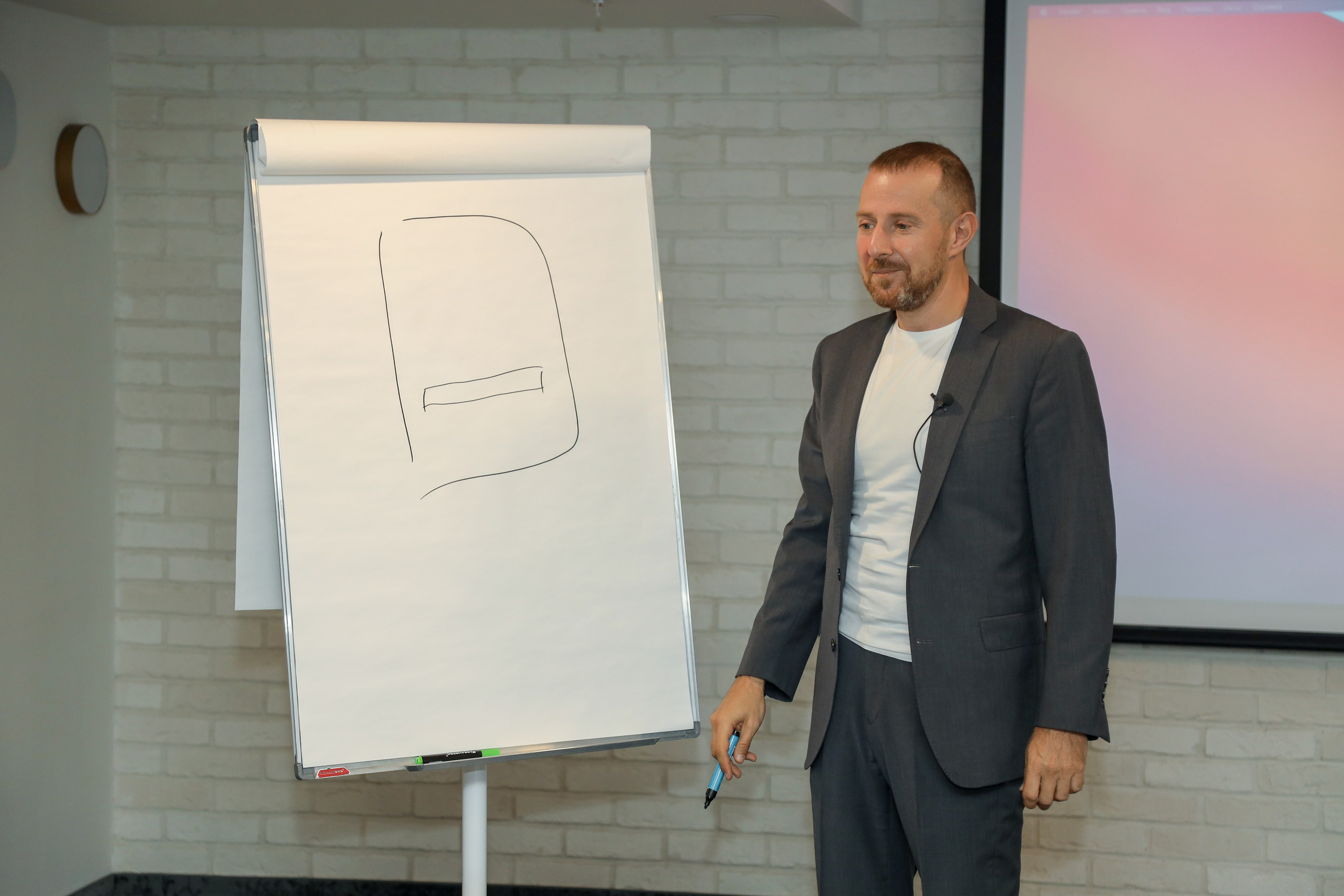 Игорь Рызов деловая встреча. Фотограф Антон Чупринин