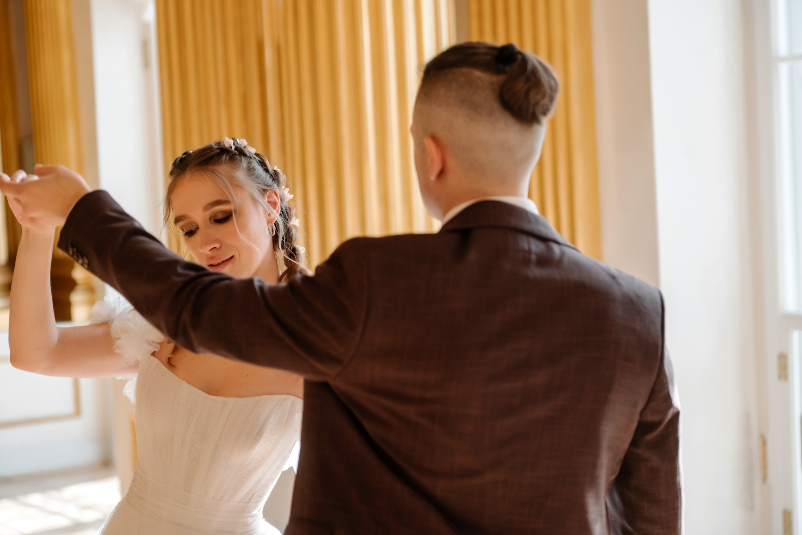 В залах лучшего музея. Свадебный и сеейный фотограф в Санкт-Петербурге Елена Худякова