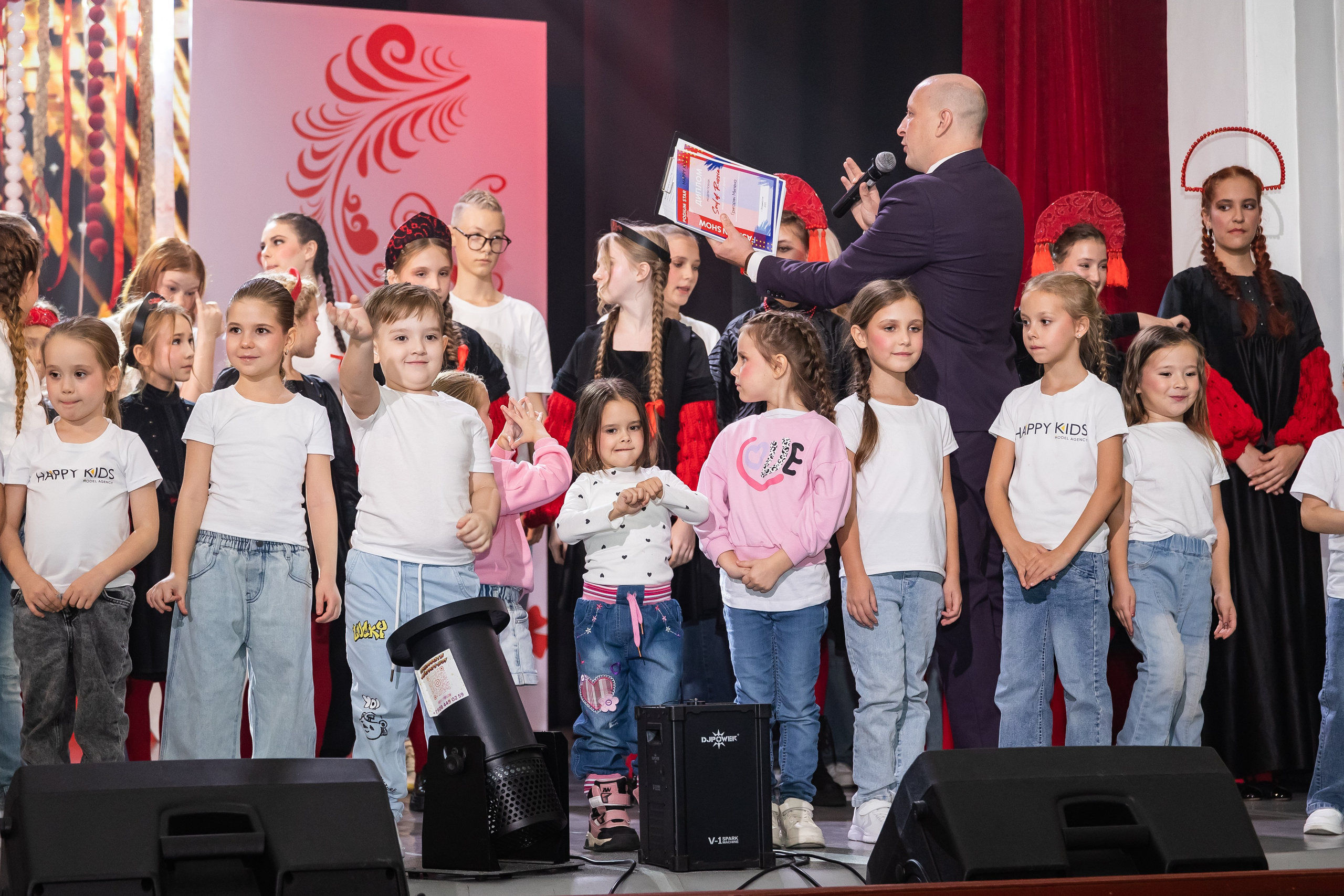 Показ Happy Kids. Выпускные альбомы во Владивостоке