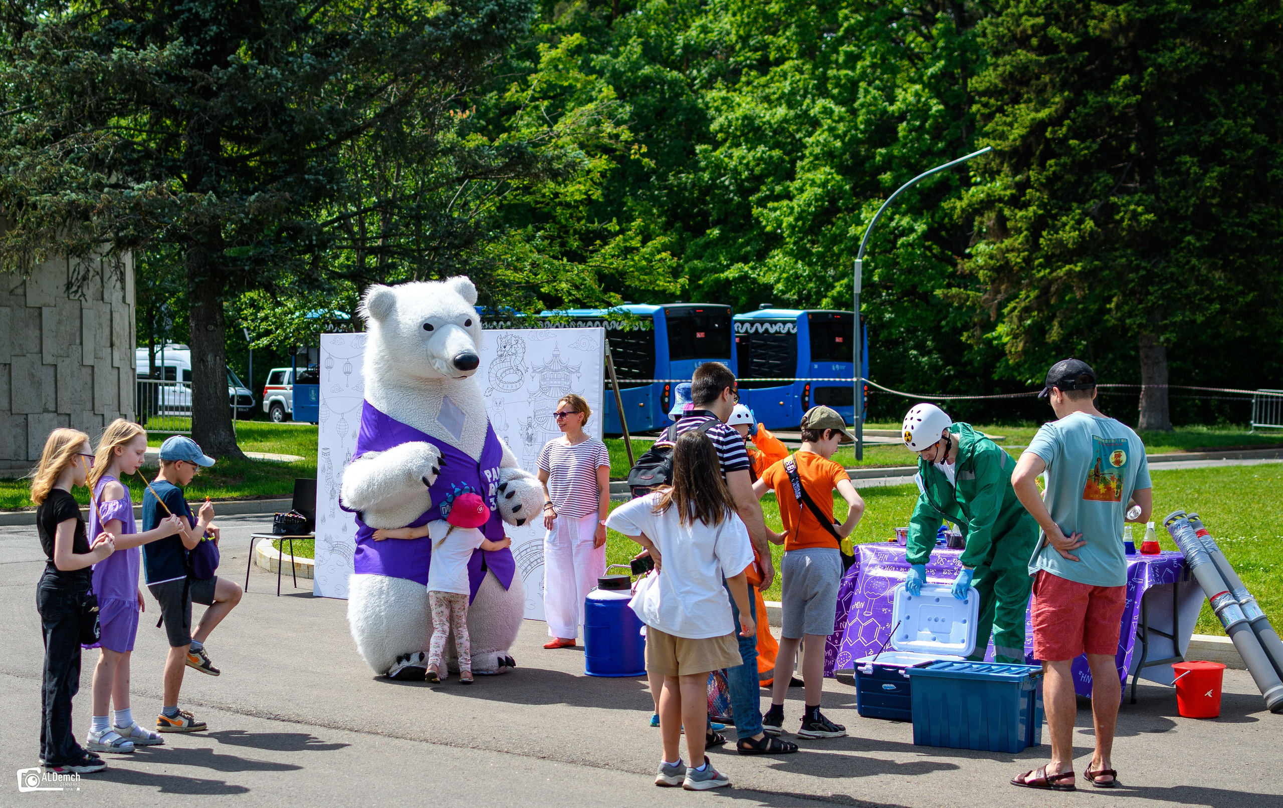 Фотосессия от фотографа в Москве на ВДНХ праздника дня защиты детей