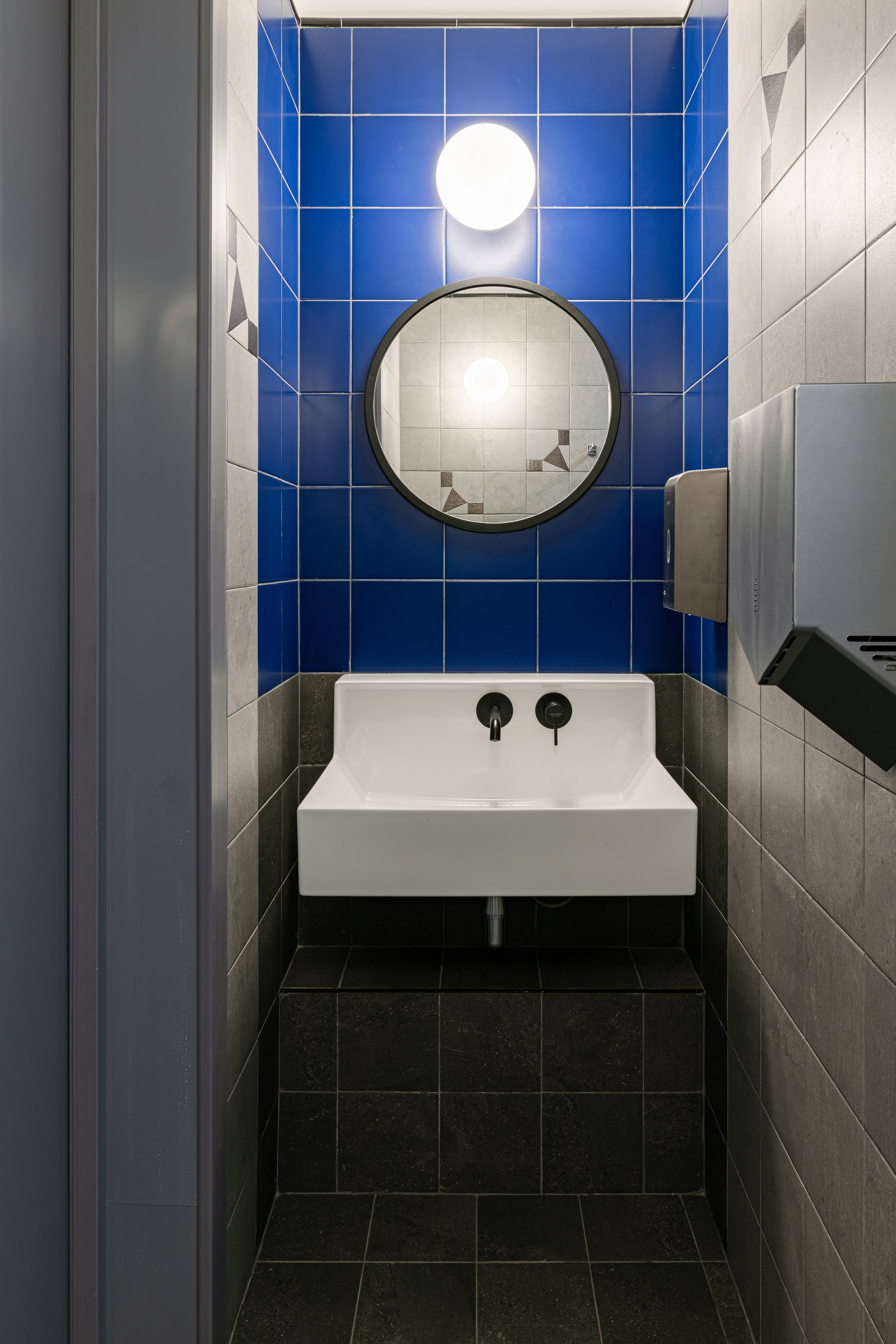 Столовая «Миска», г. Сыктывкар. Дизайнер Евгения Вылегжанина. Иван Благушин. Интерьерный и архитектурный фотограф в Москве и Санкт-Петербурге