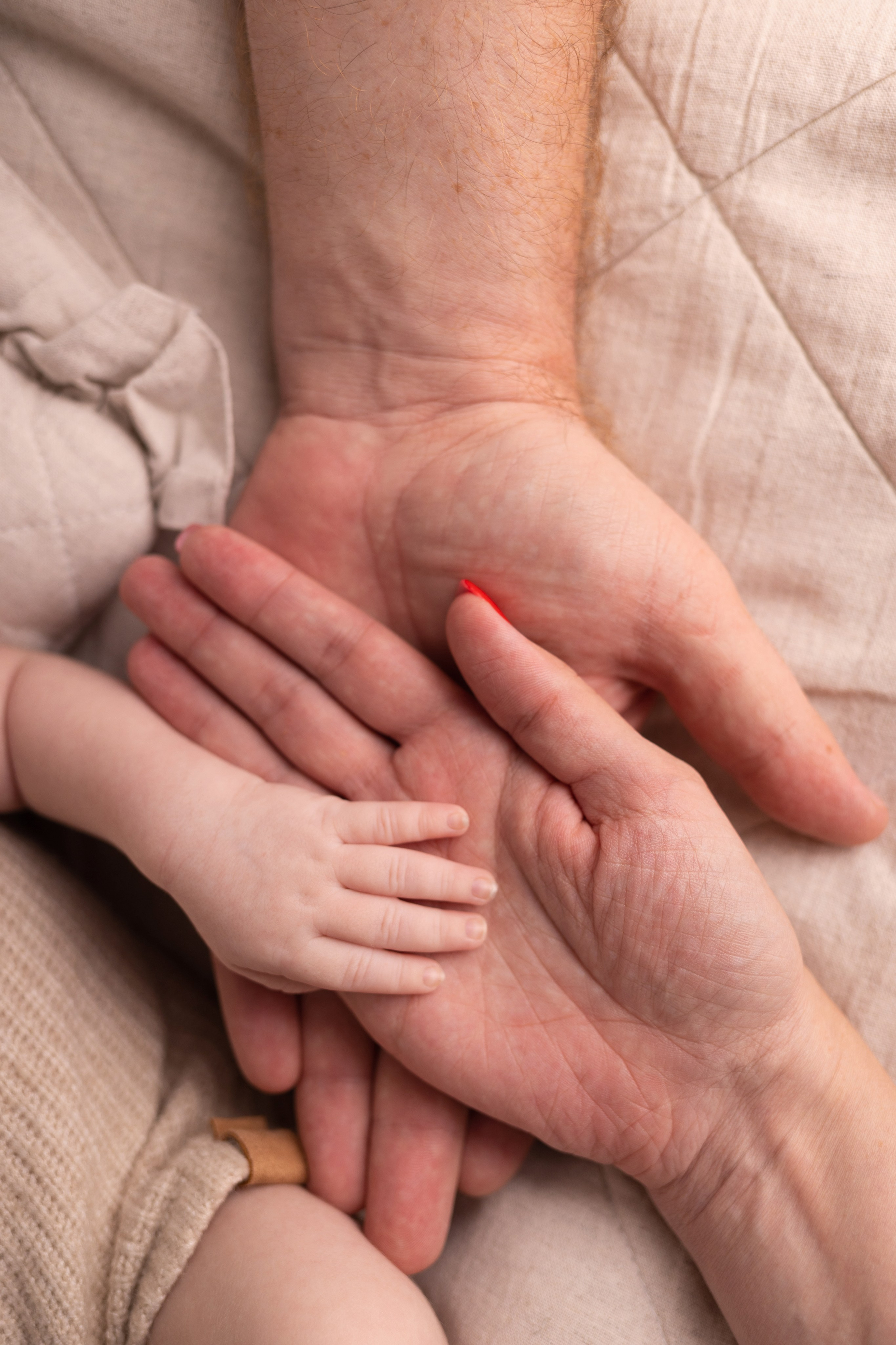 Newborn съемка в стиле Лайф. Фотограф новорожденных малышей в Омске и Омской области Эльвира Камаева