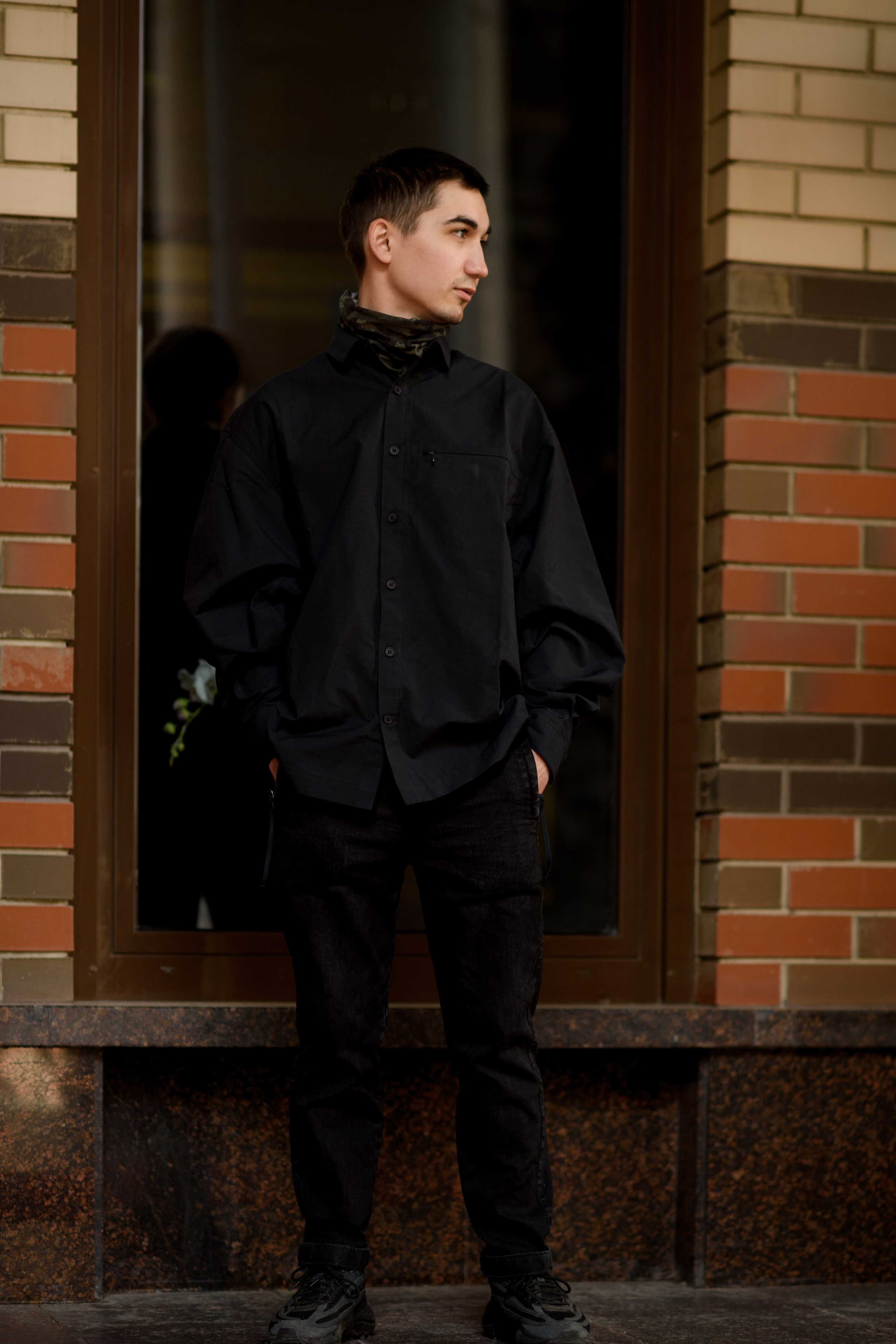 Фотосессия мальчика-подростка в городе. Главная