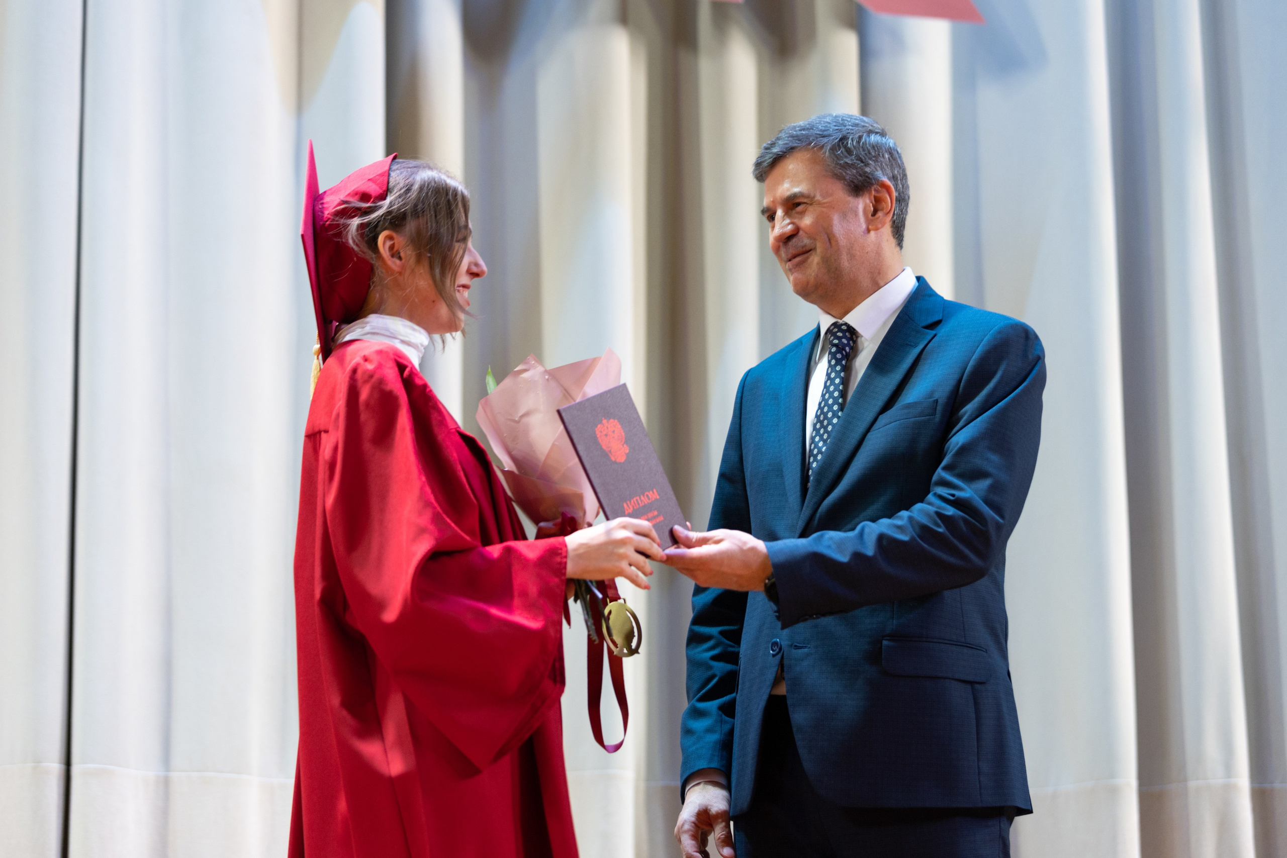 Вручение дипломов. Фотограф в Москве Даша Зуева