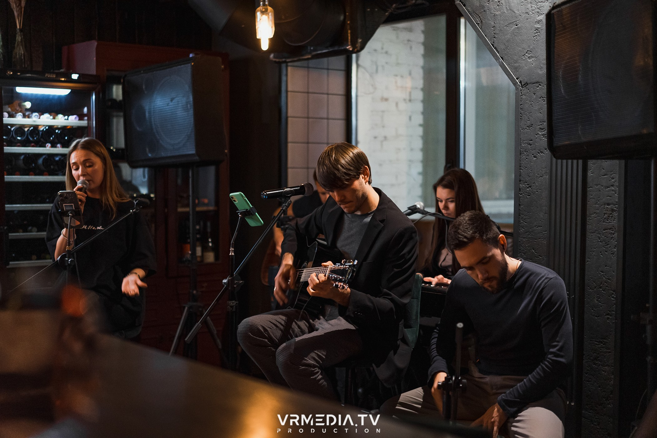 Art Talk с Настоящим Квартирником в баре «Supreme»