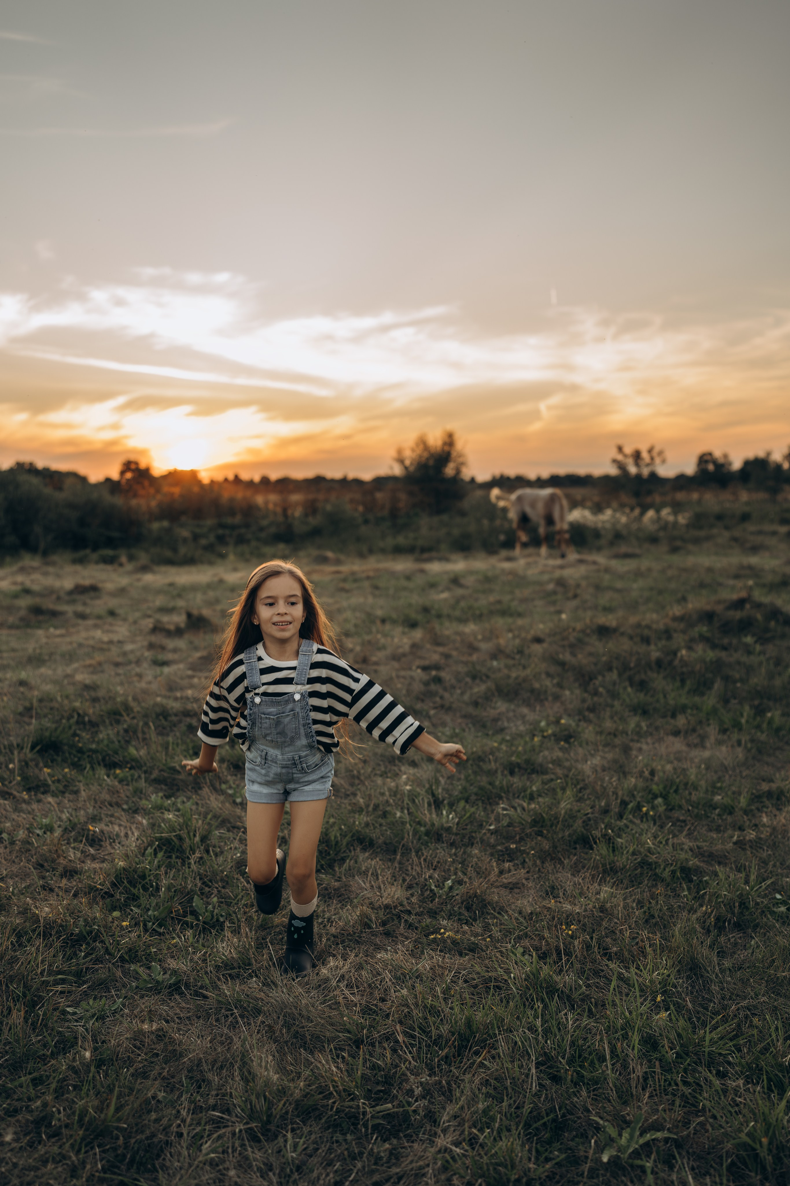 Детство, лошади, природа. Семейный фотограф Москва. Фотограф беременности и материнства Москва