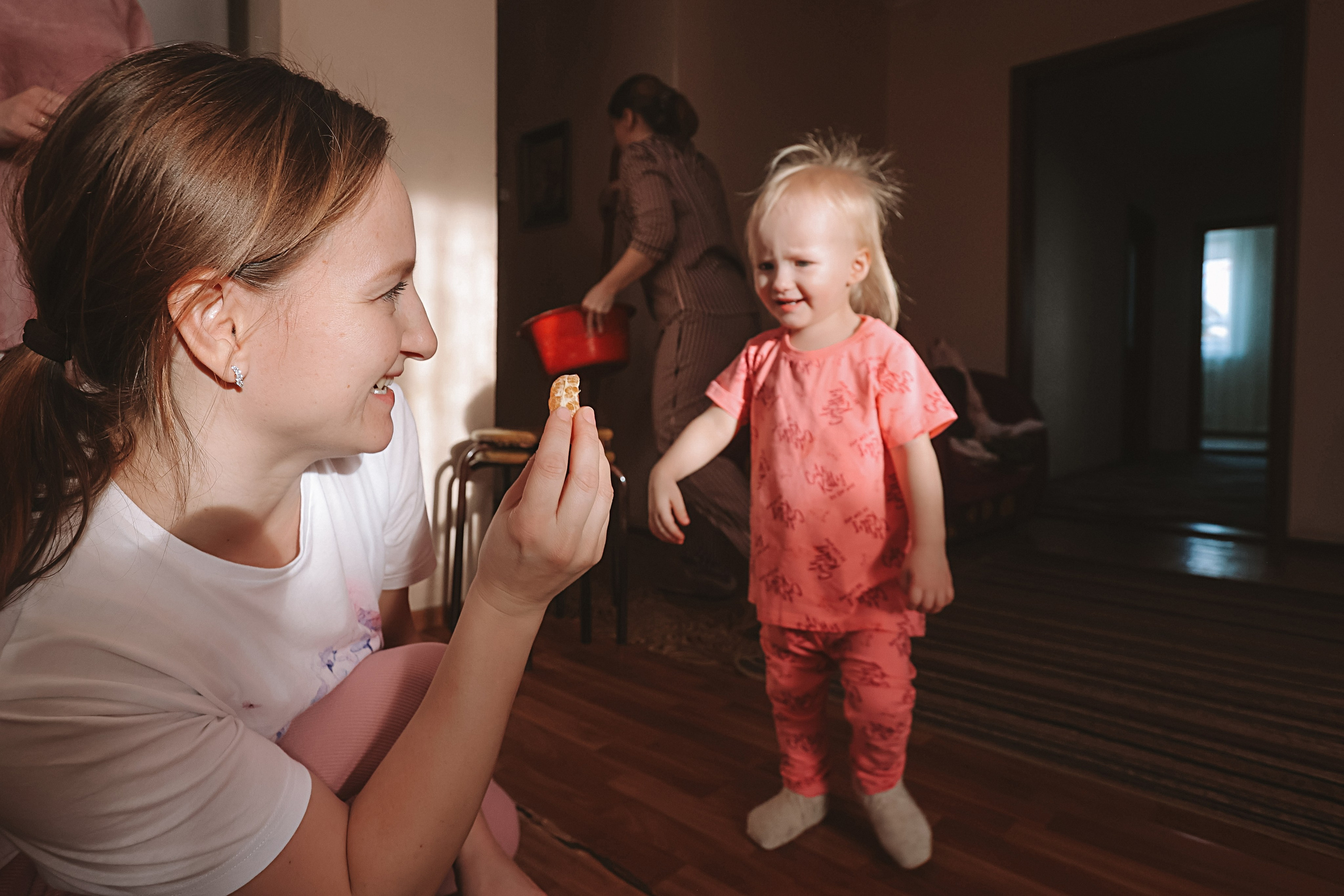 Большая семья репортаж. Семейный фотограф Тюмень, фотограф на роды Салмина Мария