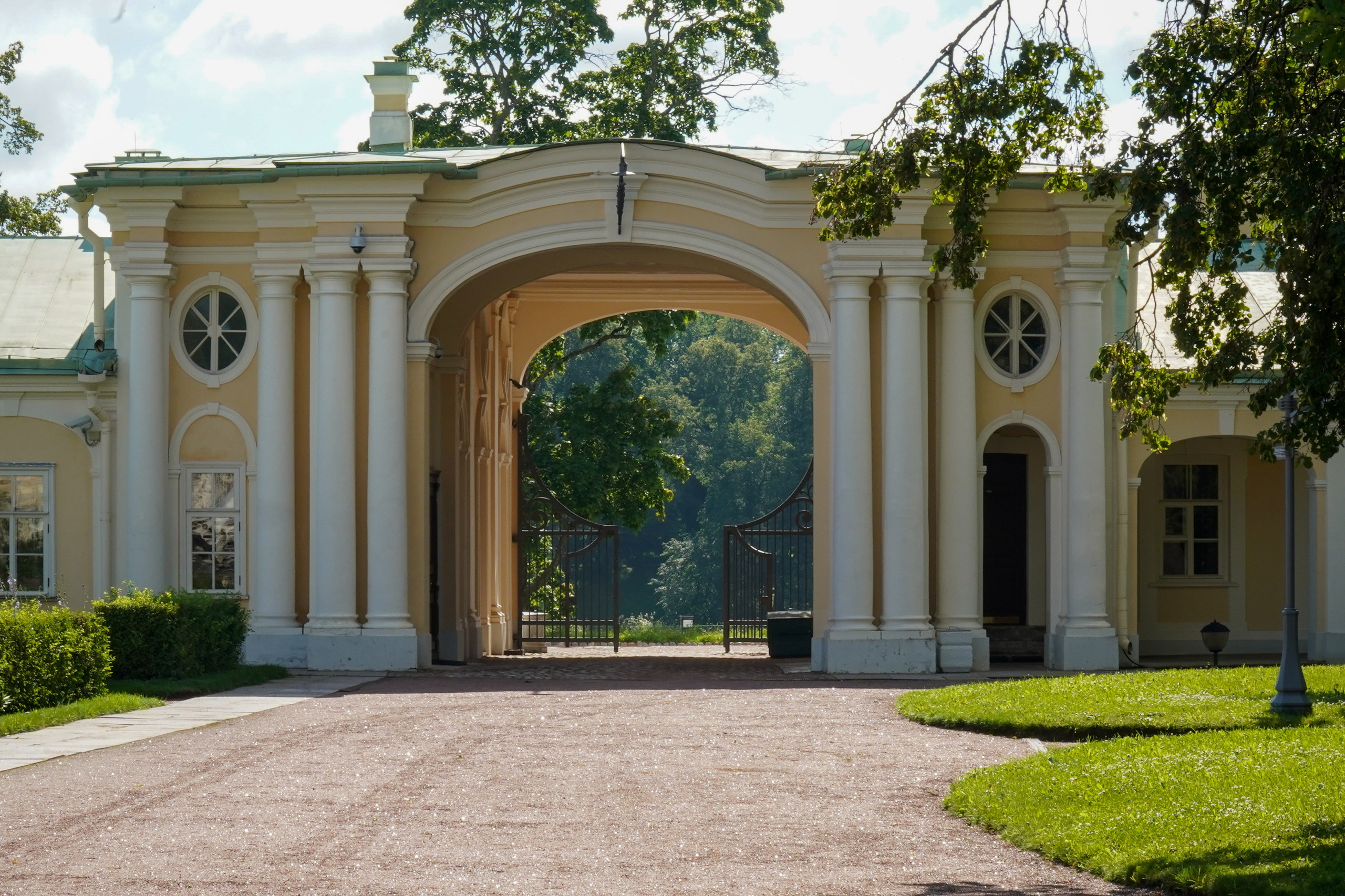 ОРАНИЕНБАУМ. Июль 2024. Фотограф Наталья Погодина в г. Обнинске