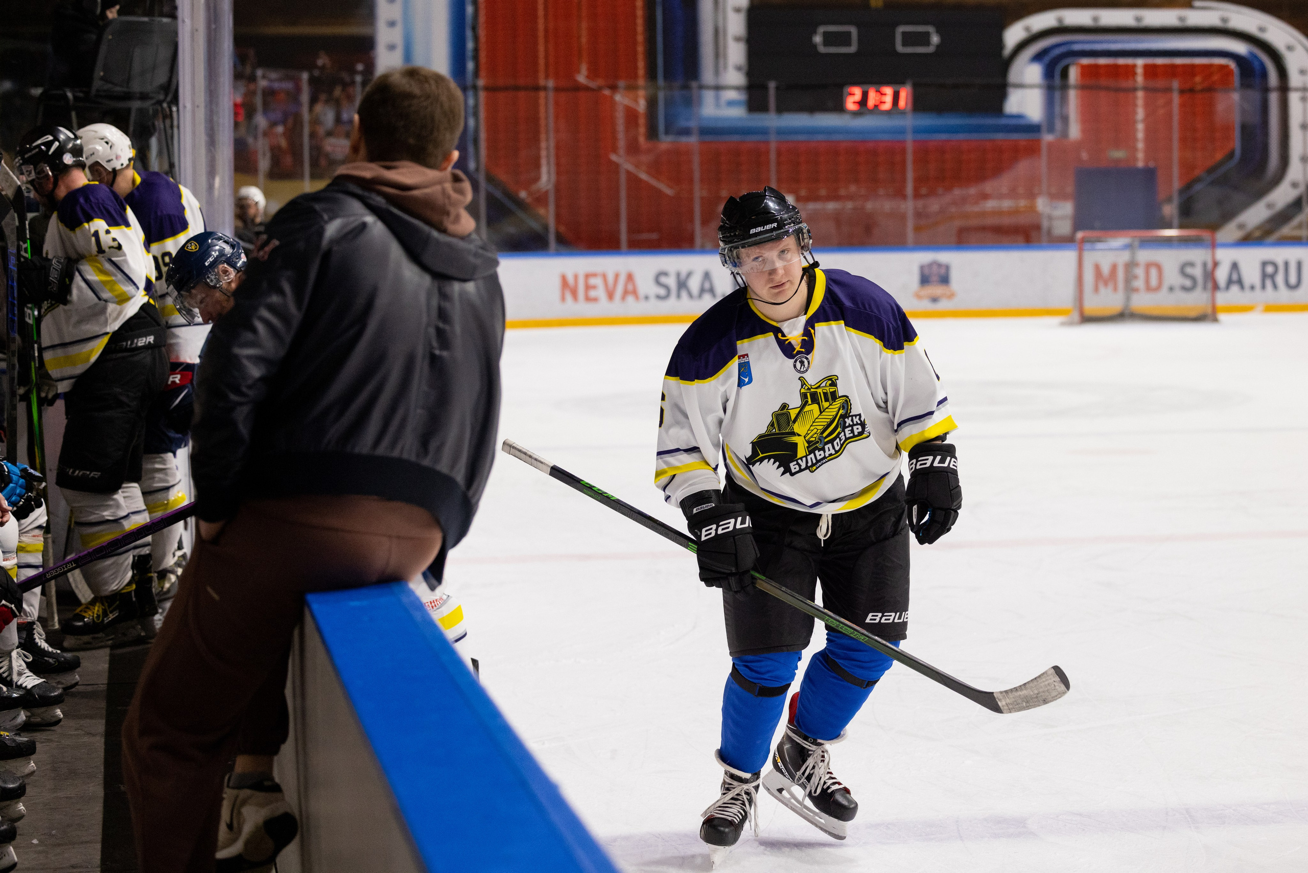 Бульдозер vs. LR-строй. Фотограф Александр Заломаев