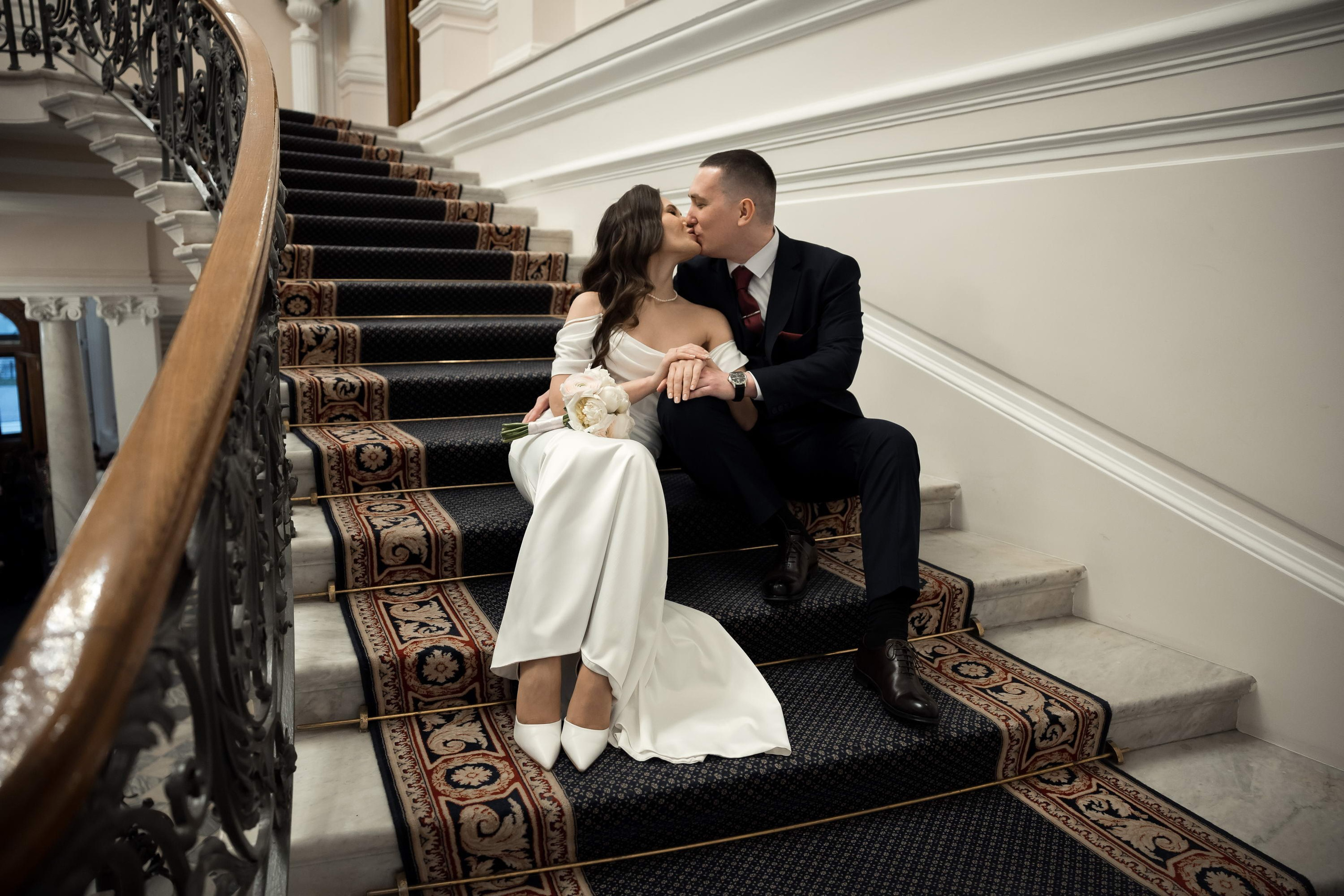 Свадебная фотосессия на Фурштатской. Свадебный фотограф Игорь Брундасов 8PHOTO на свадьбу венчание загс СПб