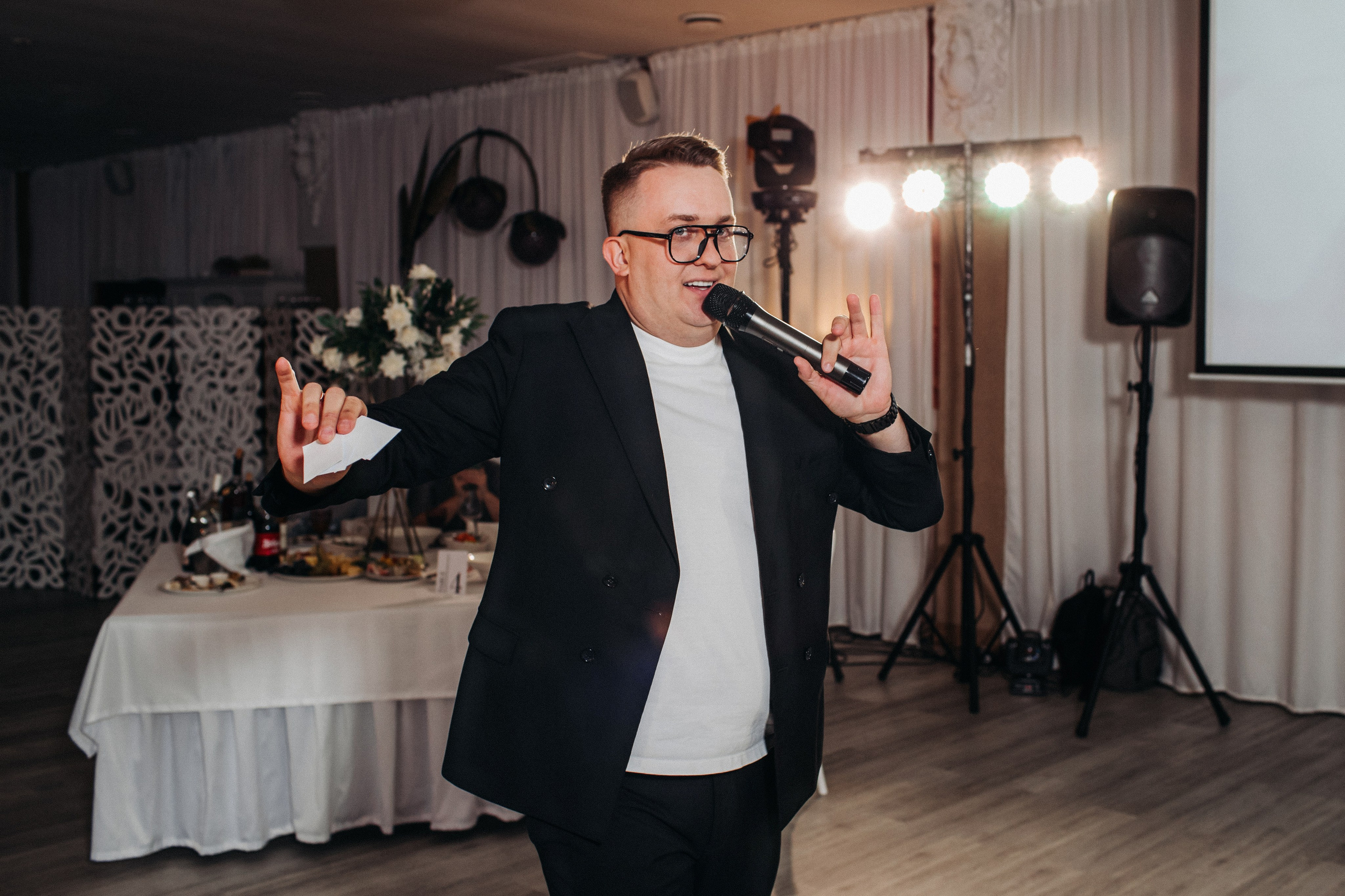 Vlad & Nadya (Saint-Petersburg, Russia). Destination wedding photographer Peter Letu