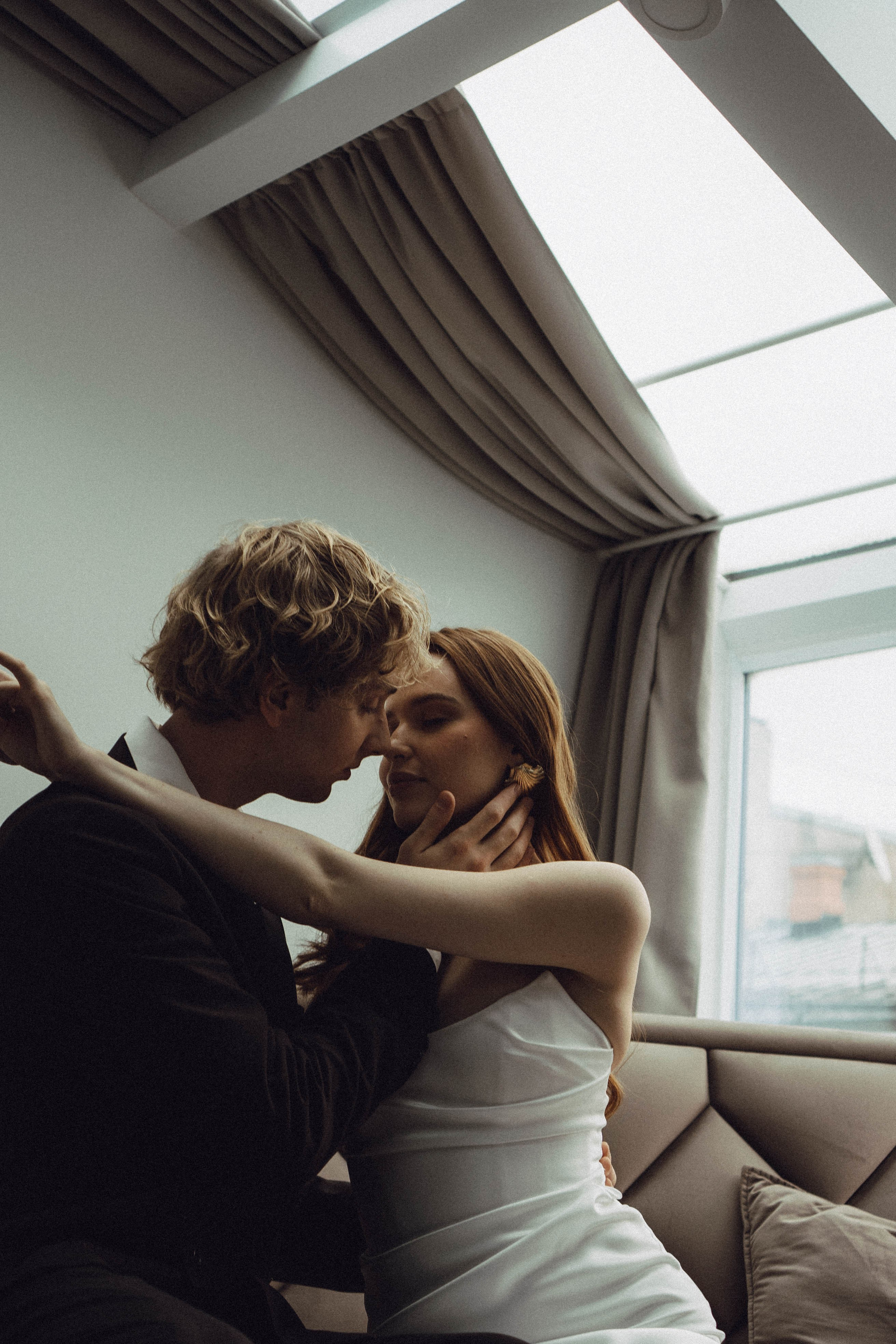 СВАДЕБНАЯ СЬЕМКА В ОТЕЛЕ. СБОРЫ ЖЕНИХА И НЕВЕСТЫ И ТАКЖЕ ТОР И ПОДГОТОВКА К ПРОГУЛКЕ. Профессиональный фотограф, Санкт-Петербург — Виктория Богомолова