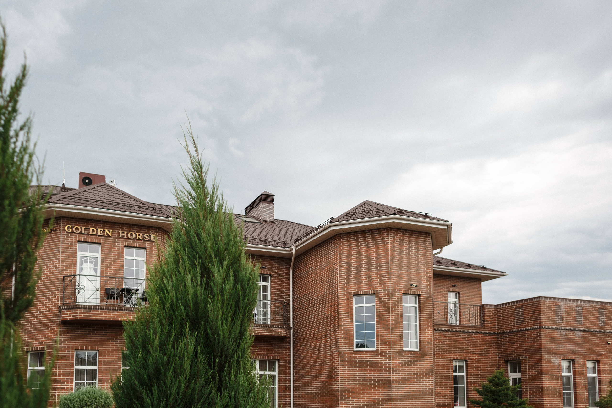 Идиллия в природе: Волшебство отдыха в загородном клубе 'Golden Horse'. Свадебный и семейный фотограф в Таганроге Бакарюк Антон