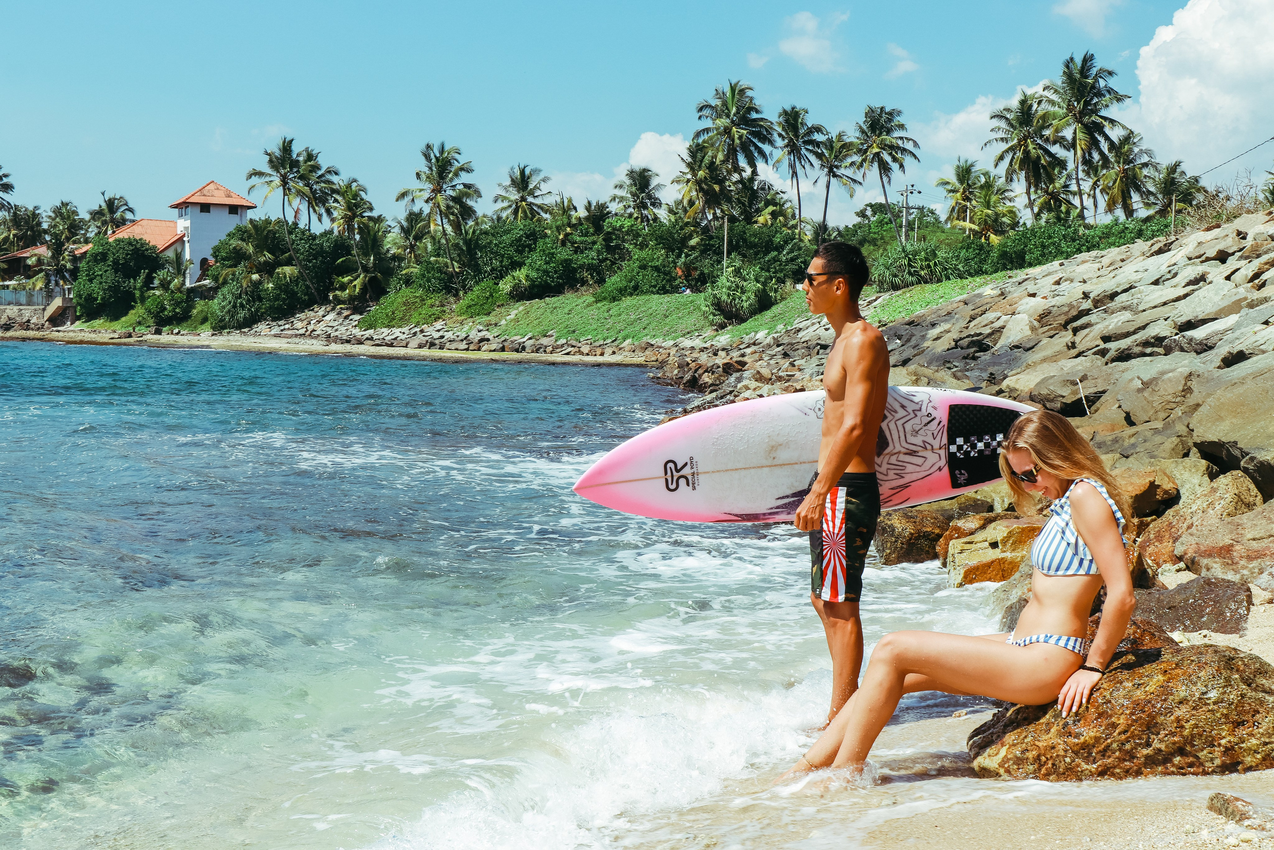 «Love Story с серфом в Ахангаме | Романтическая съемка с доской 7BDSurf. Фотограф на Шри-Ланке
