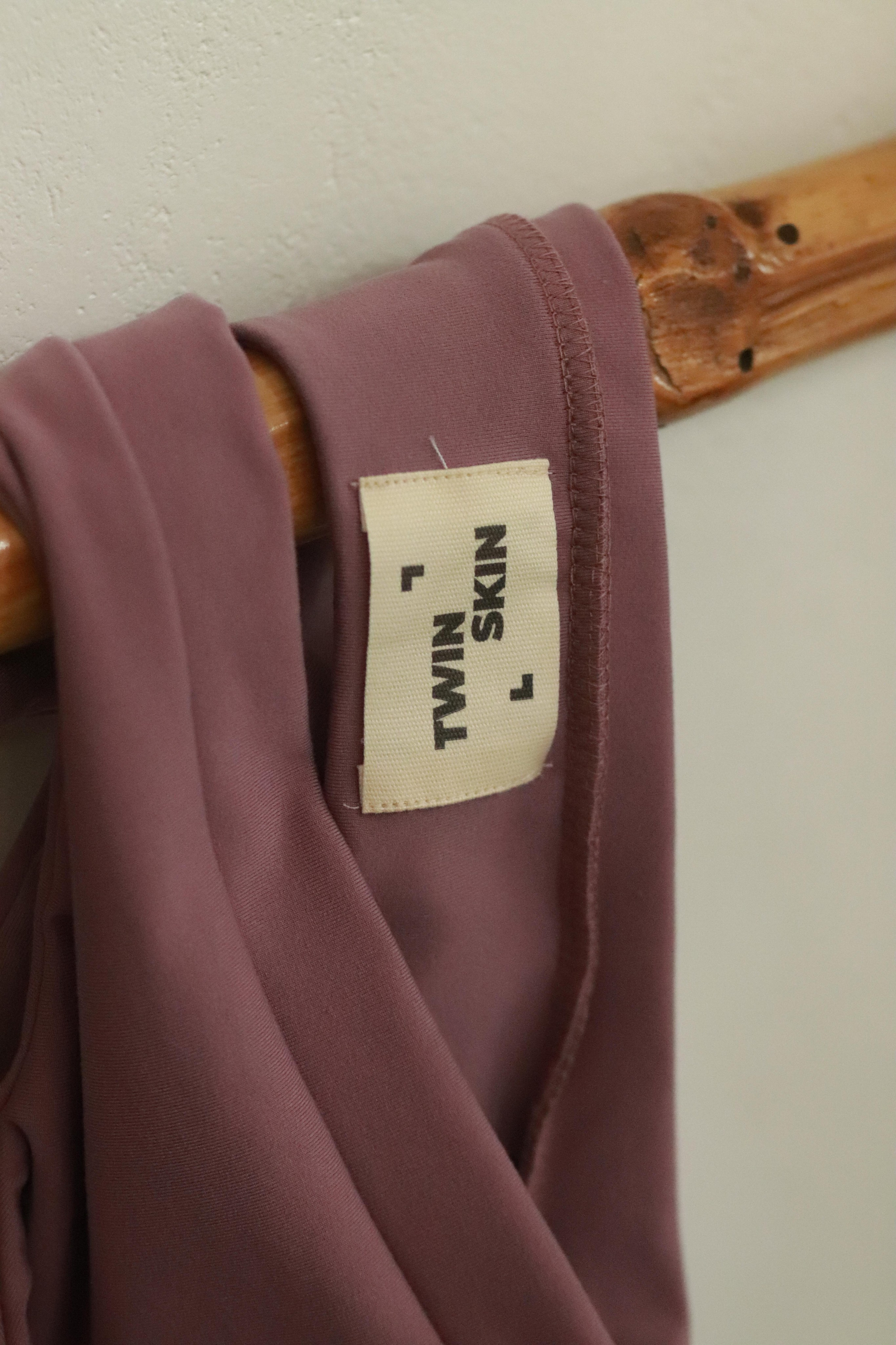 Коллекция купальников для серфинга. Фотограф на Шри-Ланке