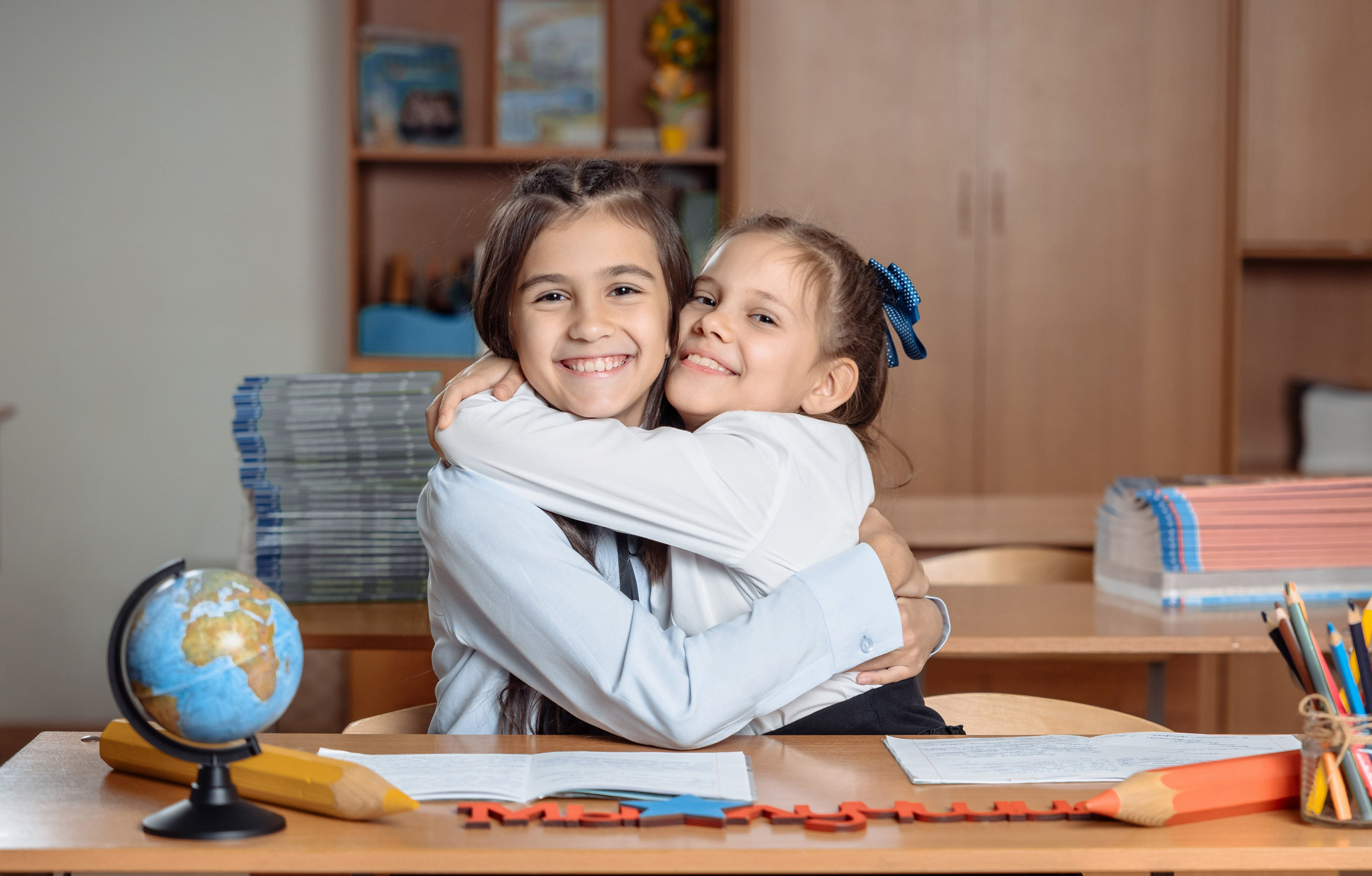 Начальные классы. Выпускные школьные фото­альбомы для школ и детских садов в Волгограде и Волжском