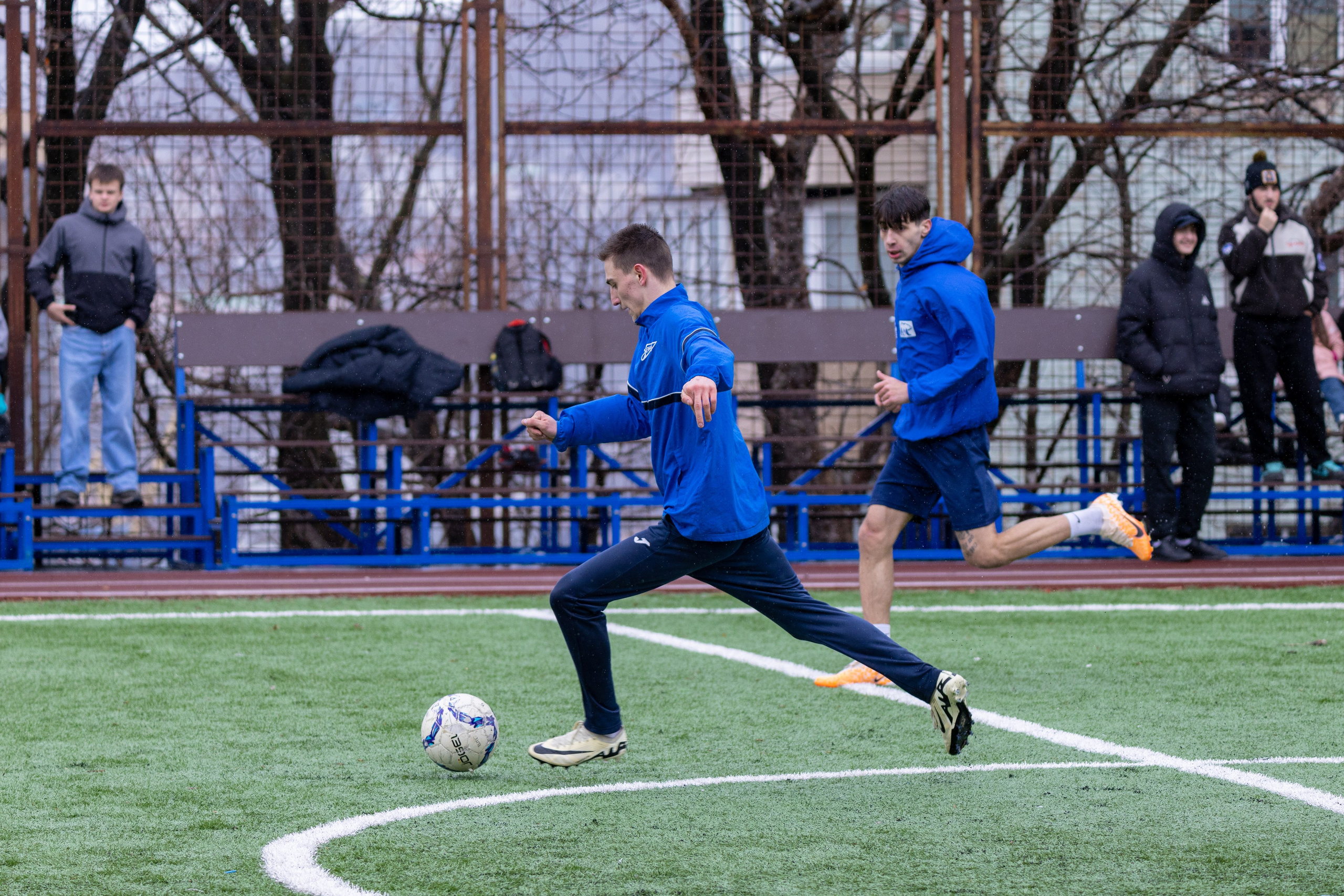 Товарищеский матч по футболу между ФК «Молодая Гвардия» и ФК «Культура». Олег Катакинов| Репортажный фотограф в городе у моря (Владивосток)
