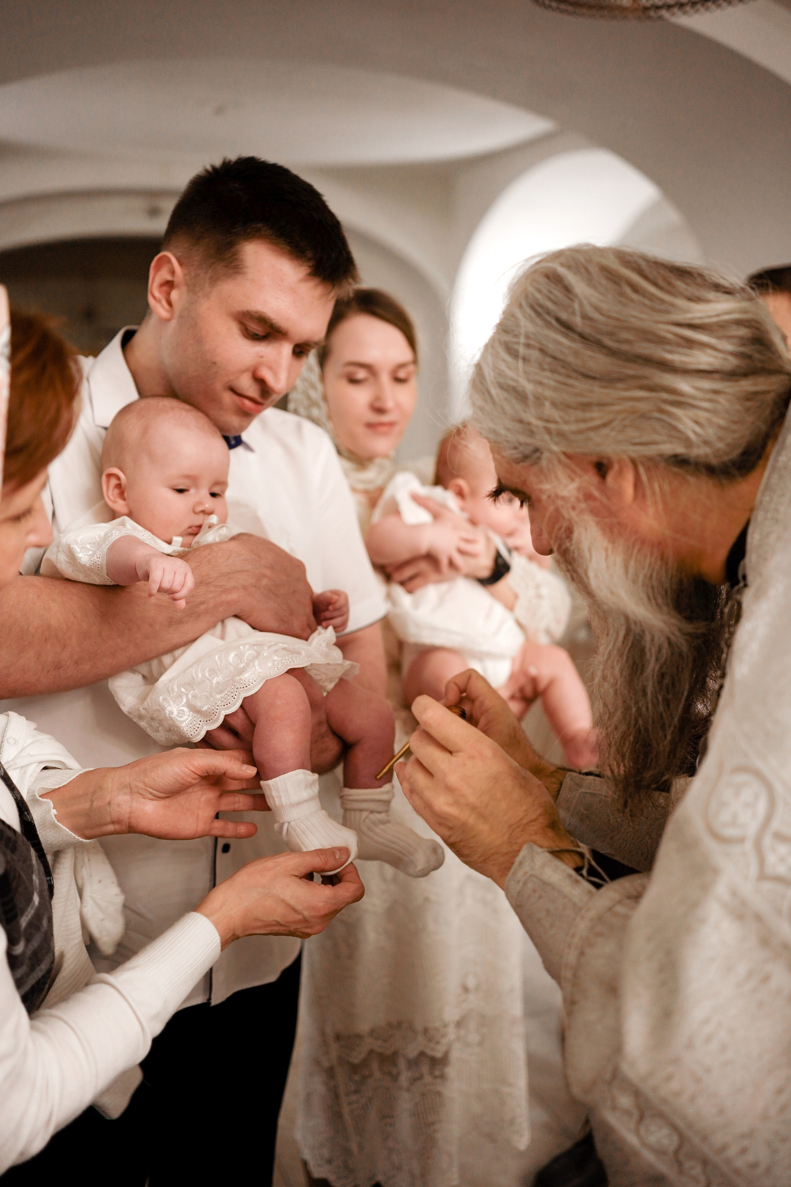 Таинство Крещения в храме Живоначальной Троицы в Троицке. Семейный и детский фотограф в Москве Екатерина Офицерова