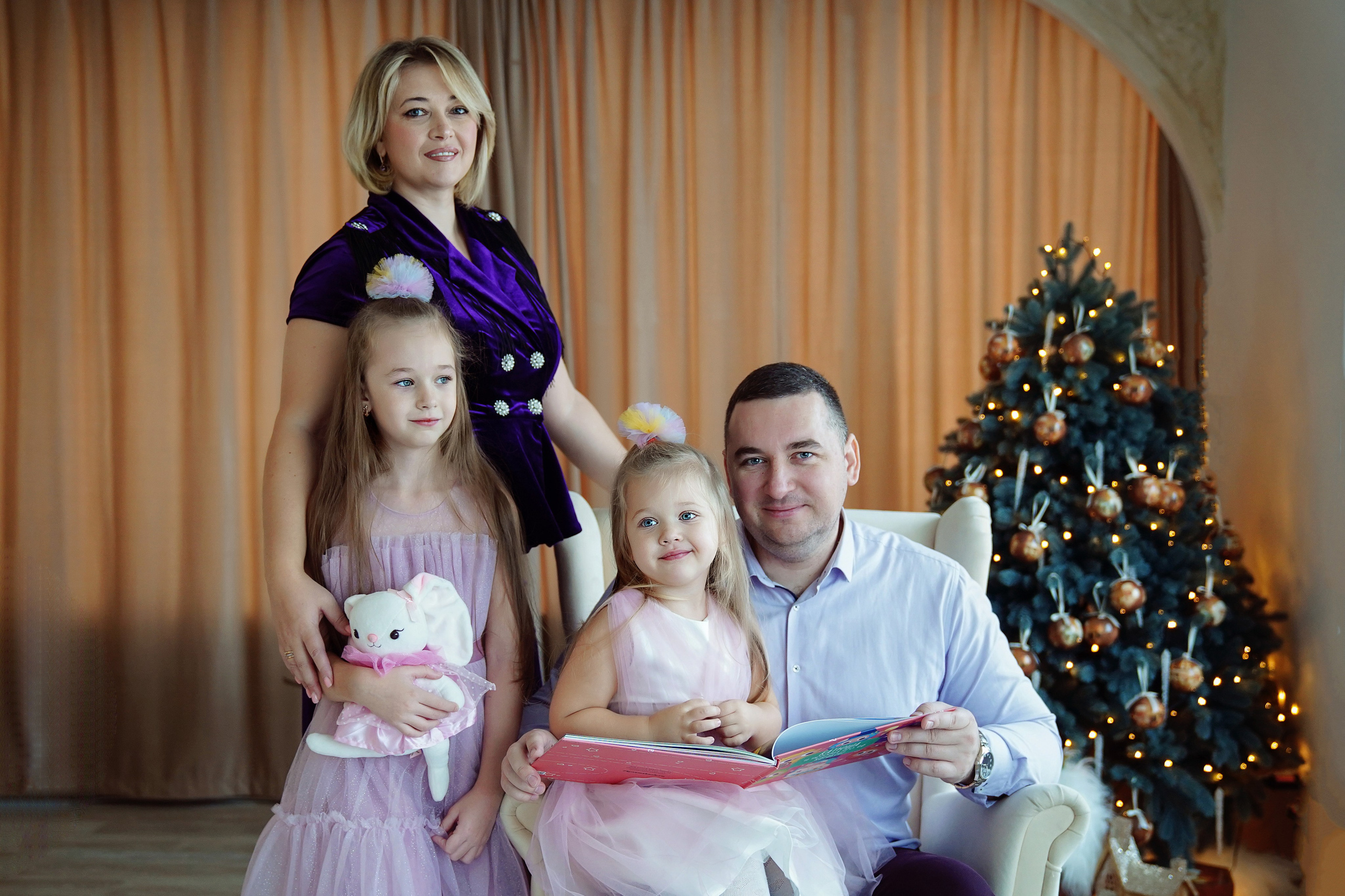 Семейная фотосессия в студии ZOOM (Сосенки). Семейный и детский фотограф в Москве Екатерина Офицерова