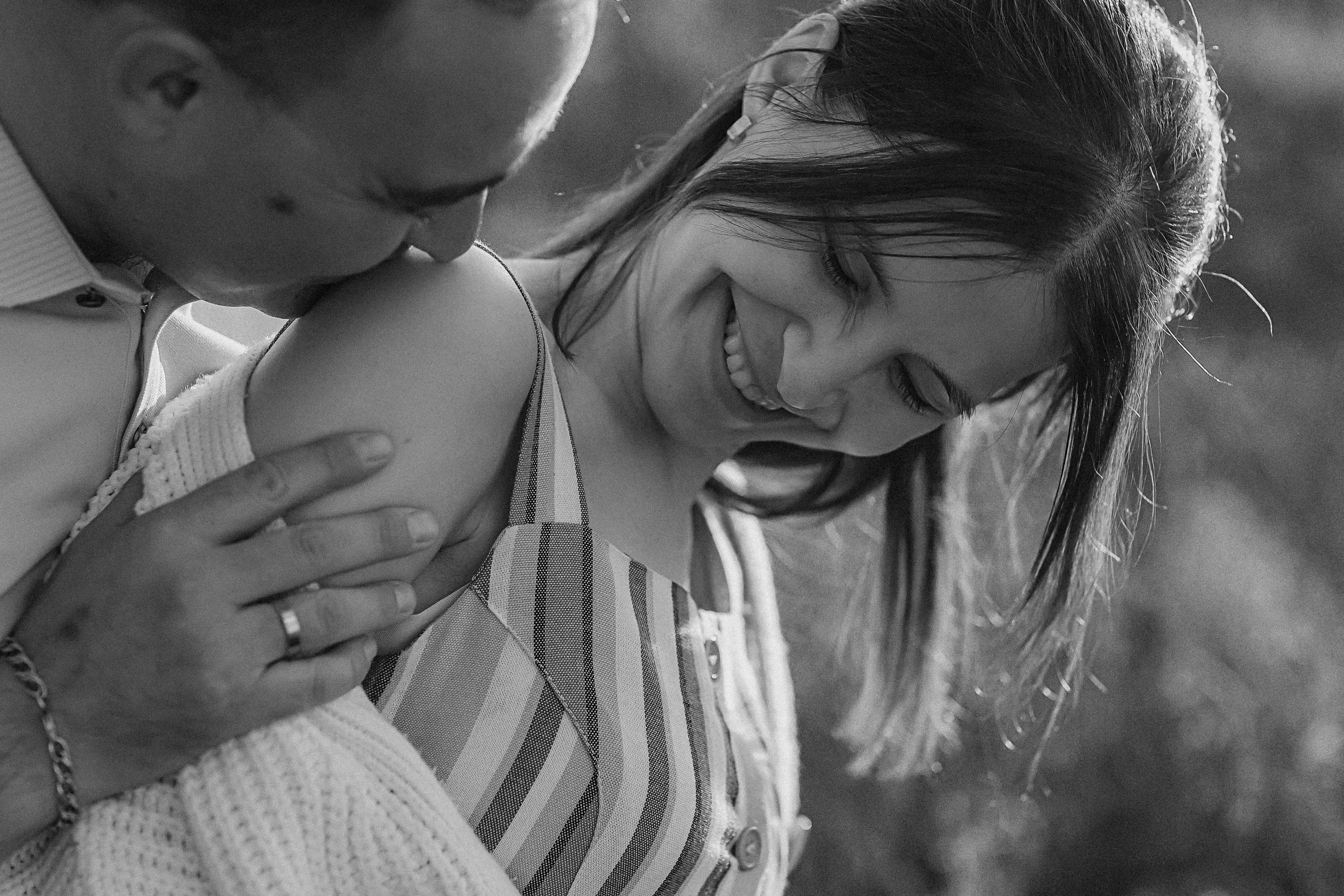 Поле love story на закате. Семейный фотограф Тюмень, фотограф на роды Салмина Мария