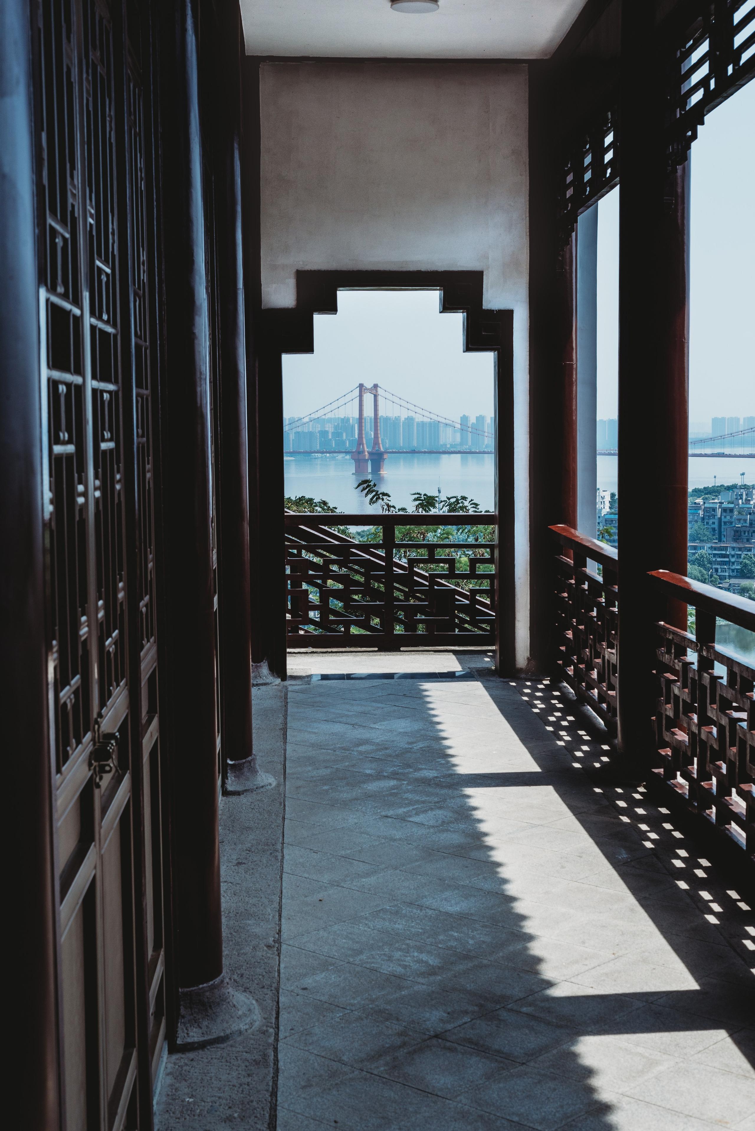 Рекламный фотограф из Гуанчжоу: путешествие по Уханю через объектив камеры. Коммерческий и предметный фотограф в Гуанчжоу Коваленко Александр