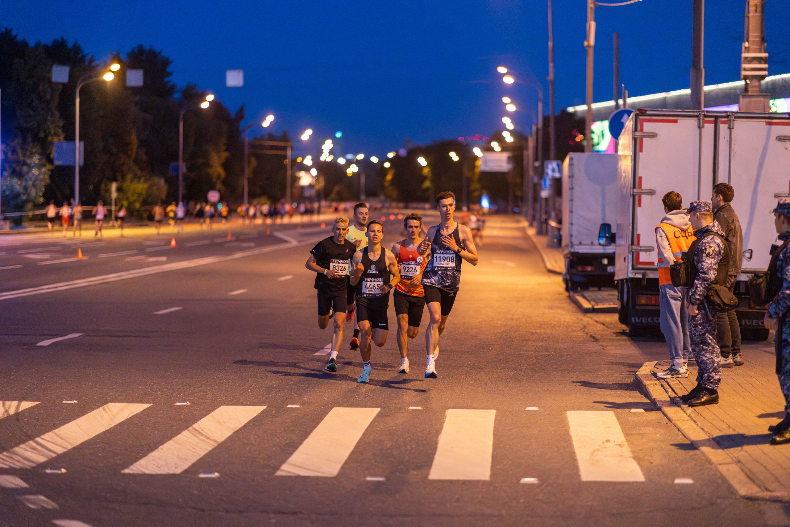 Ночной забег 2025. Фотограф Сергей Ловкий