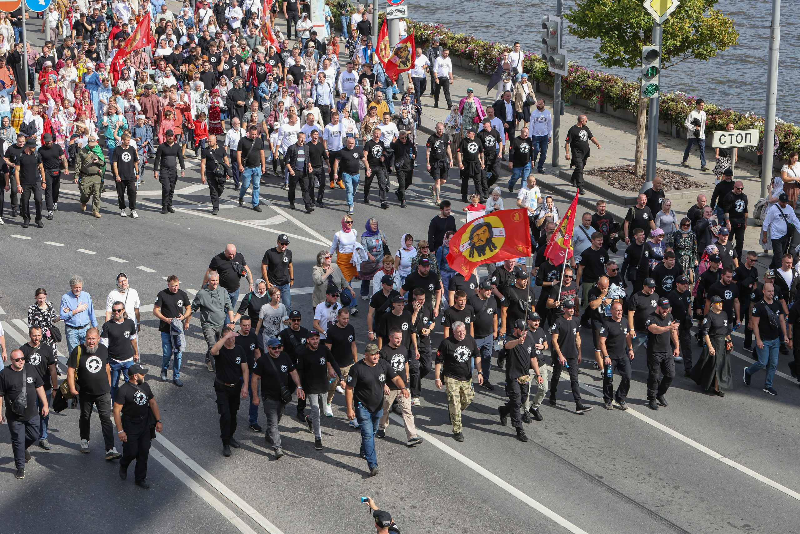 Общегородской Крестный ход. Фотограф Сергей Ловкий