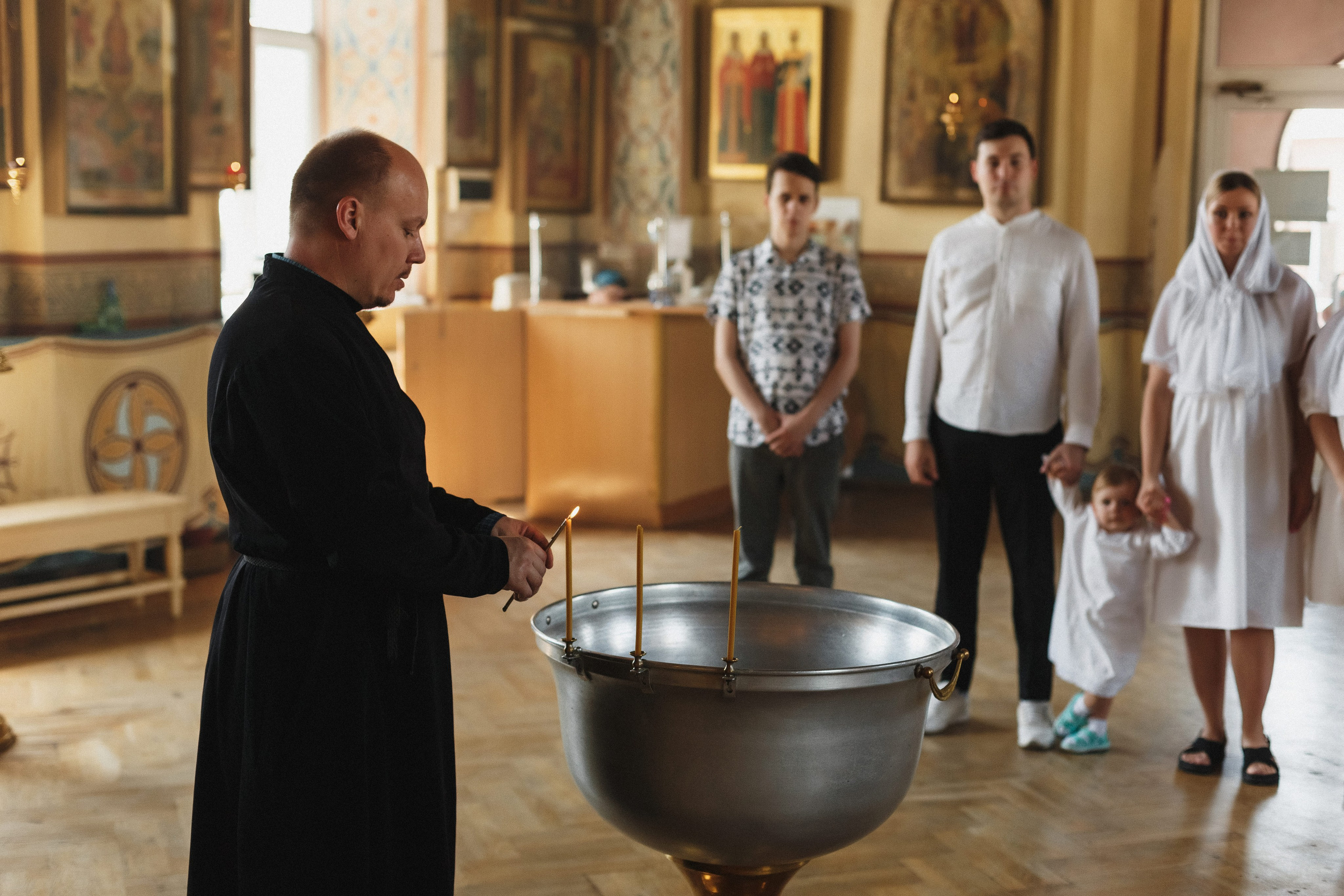 Фотосъёмка крещения Ильи в Никольской церкви Таганрога. Свадебный и семейный фотограф в Таганроге Бакарюк Антон