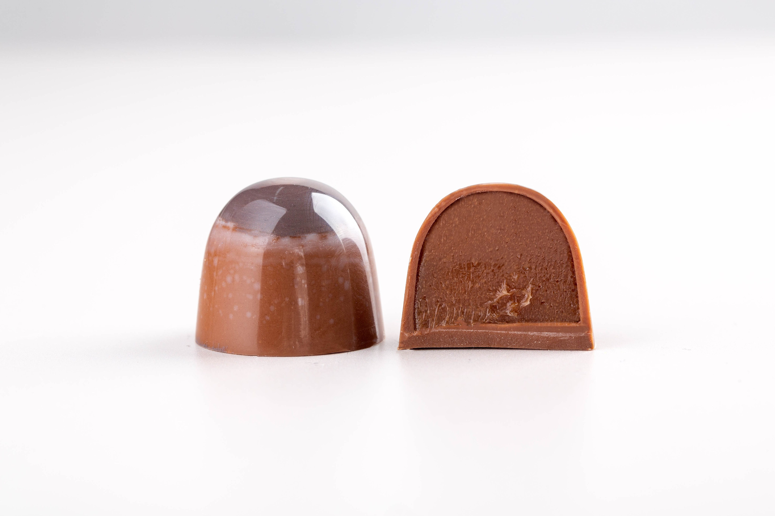 Каталог для кондитерской «Молоко и Мёд». Ольга Панкова предметный и фуд-фотограф в Краснодаре