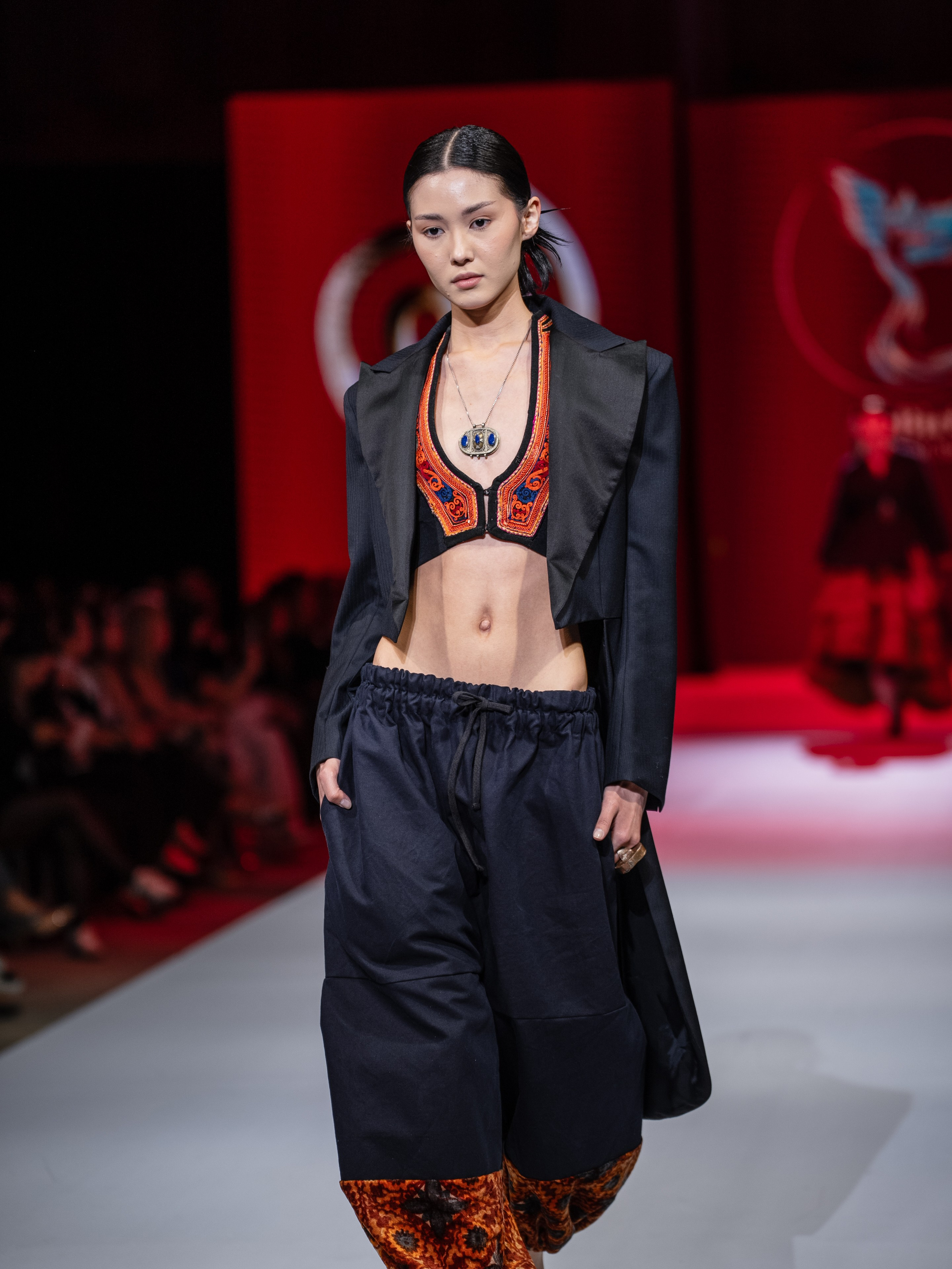 EURASIAN FASHION WEEK Reberth. Сайт Алматинского НЮ АРТ, будуар и фэшн фотографа Дениса Карпенко