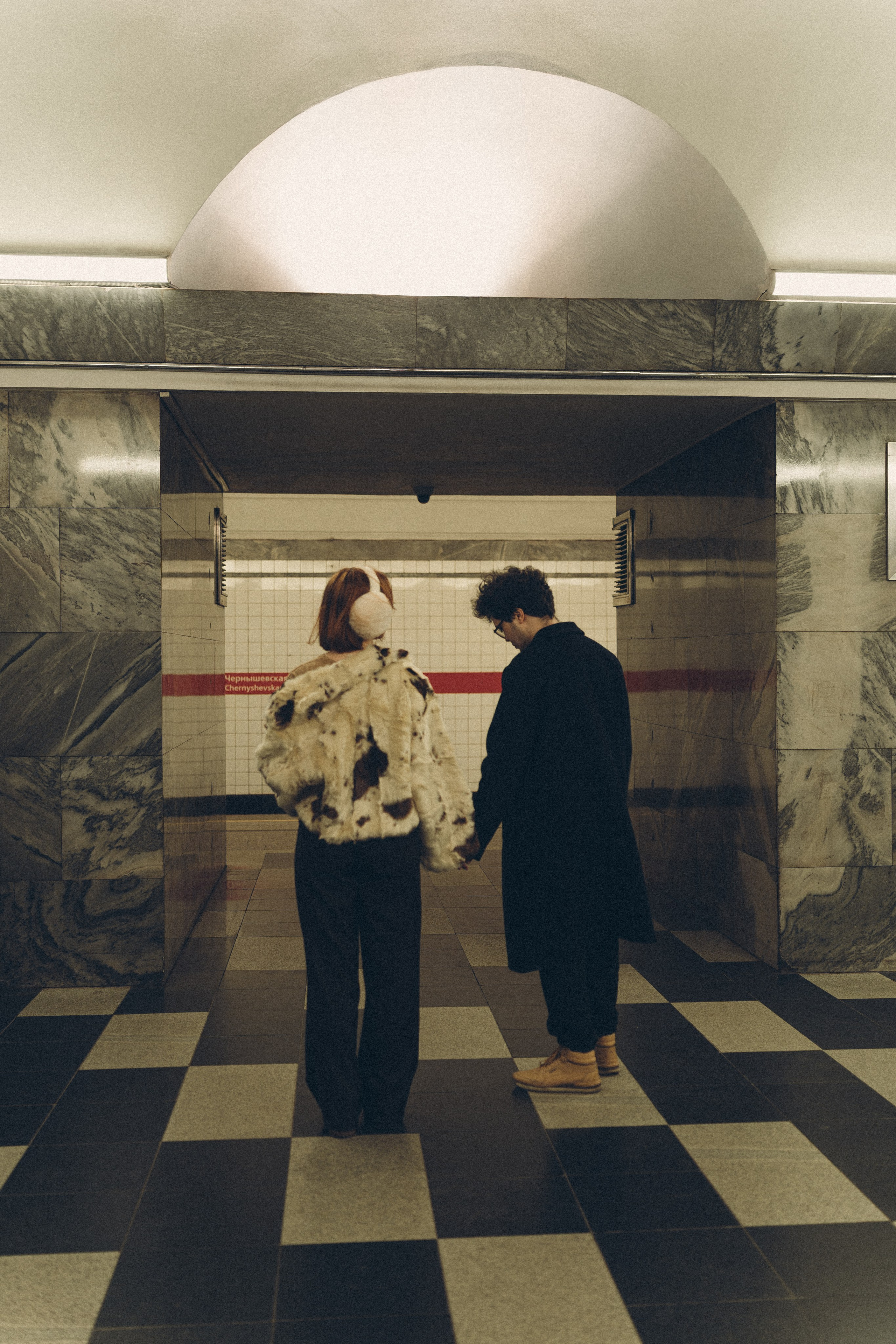 НОВОГОДНЯЯ ФОТОСЕСИИЯ ПАРЫ В МЕТРО ЛЮБОВЬ. Профессиональный фотограф, Санкт-Петербург — Виктория Богомолова