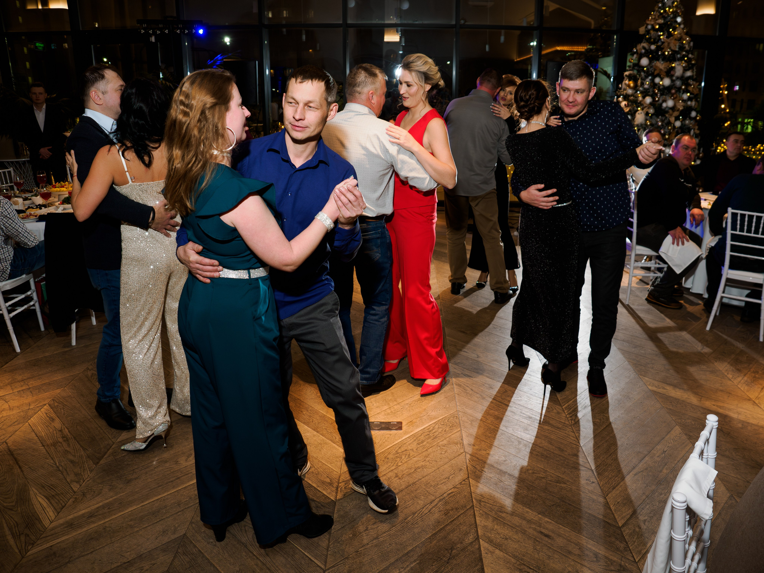 Фото медленный танец на корпоративном мероприятии город Москва