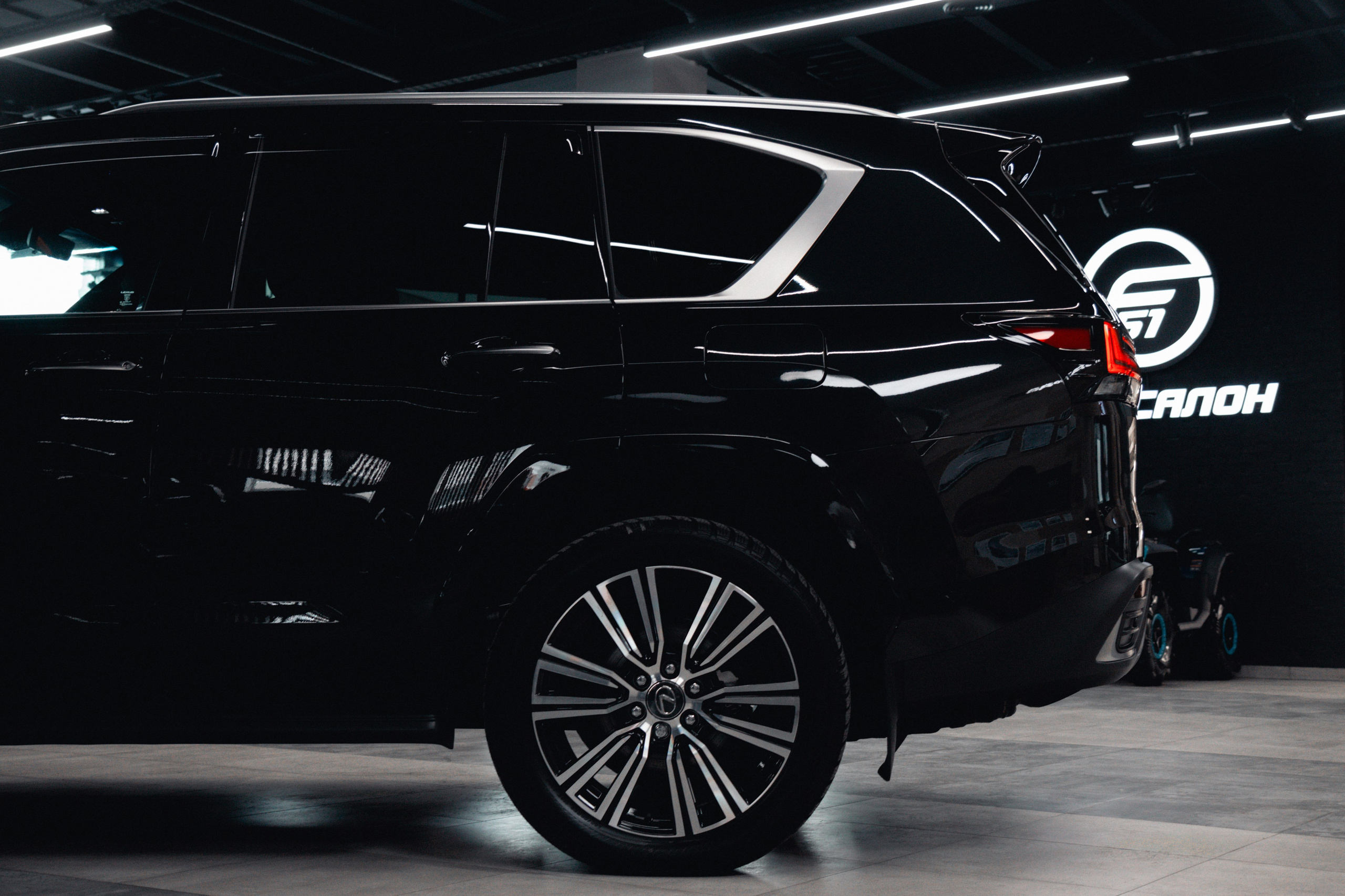 Lexus LX600. Автомобильный фотограф и видеограф в Новосибирске|Александра Косухина