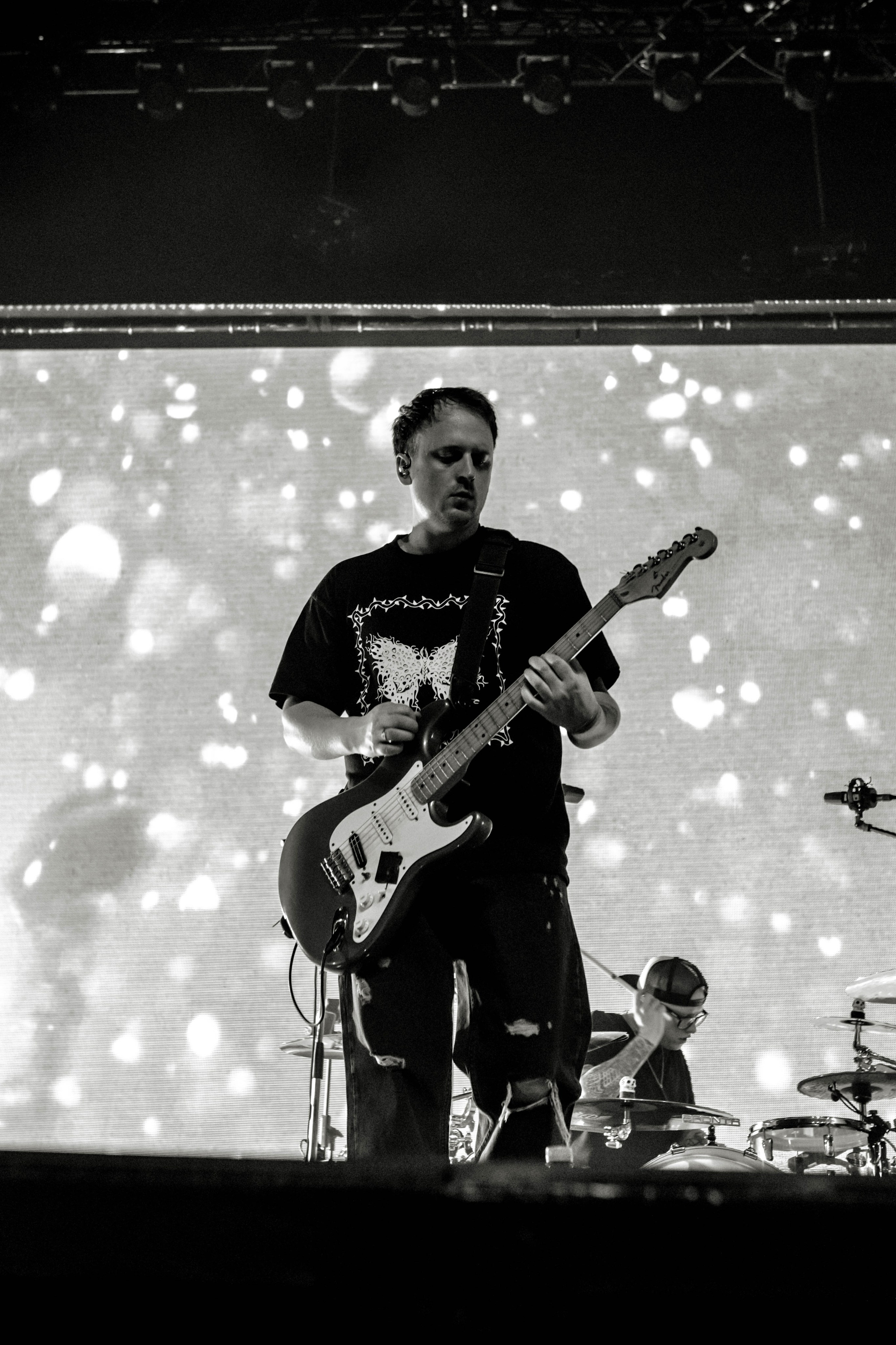 КОСИЧКИ ОТРЕЗАЛА И СОБРАЛА СТАДИУМ