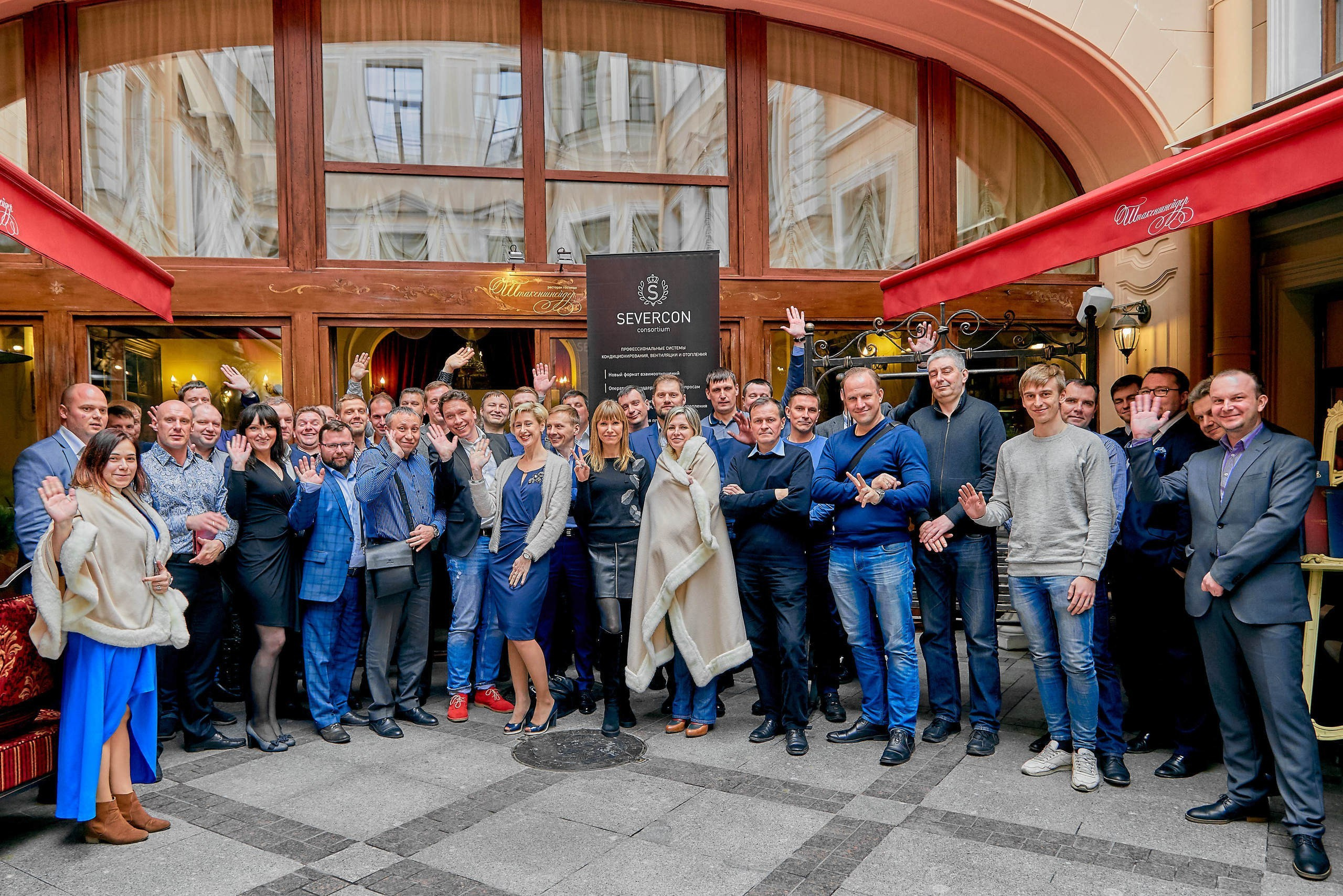 Выездной фотограф заказать в Спб (Санкт-Петербурге) и Ленинградской области