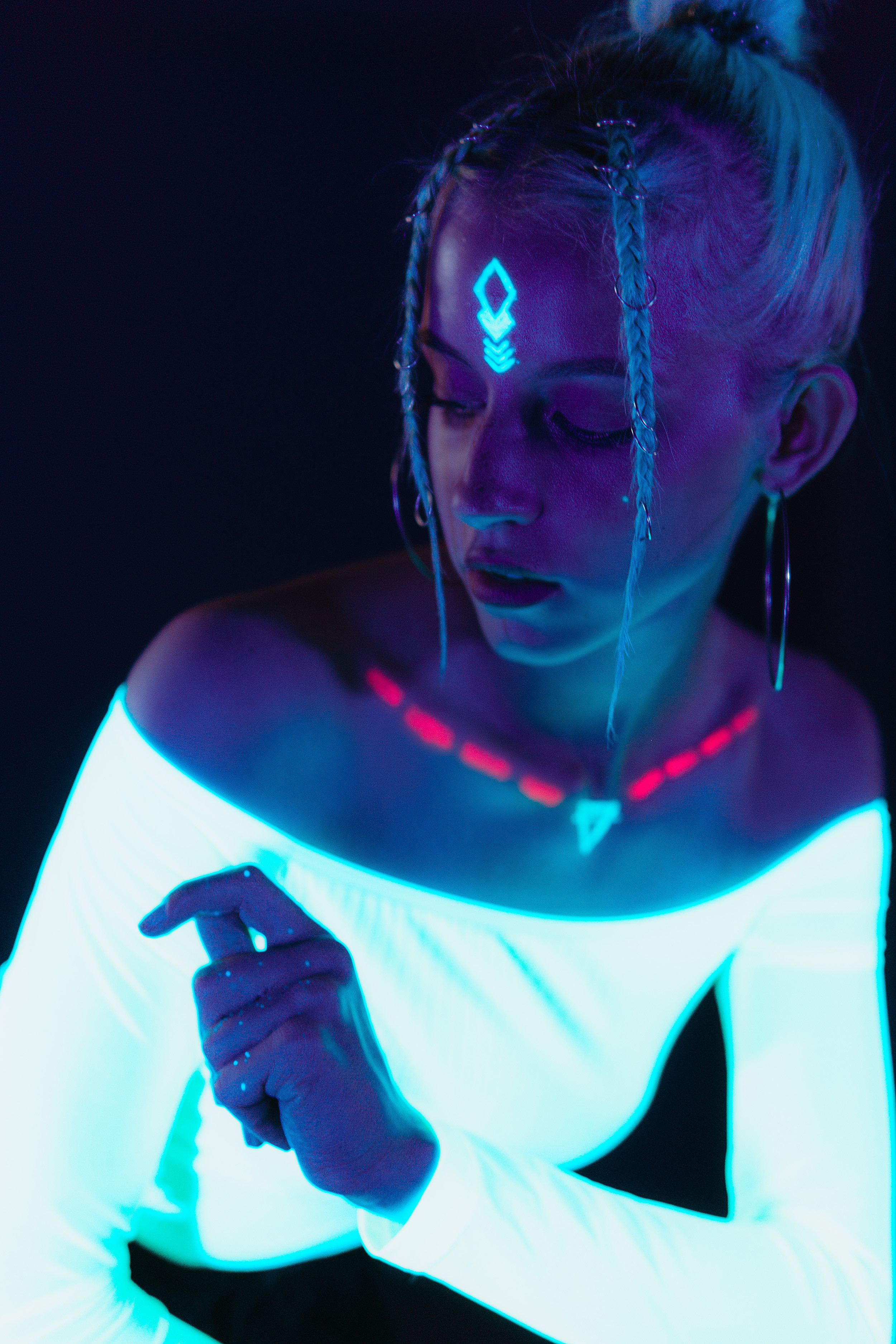 Арт-фотосессия с неоном в студии. Фотограф Зиновьев Илья, Москва