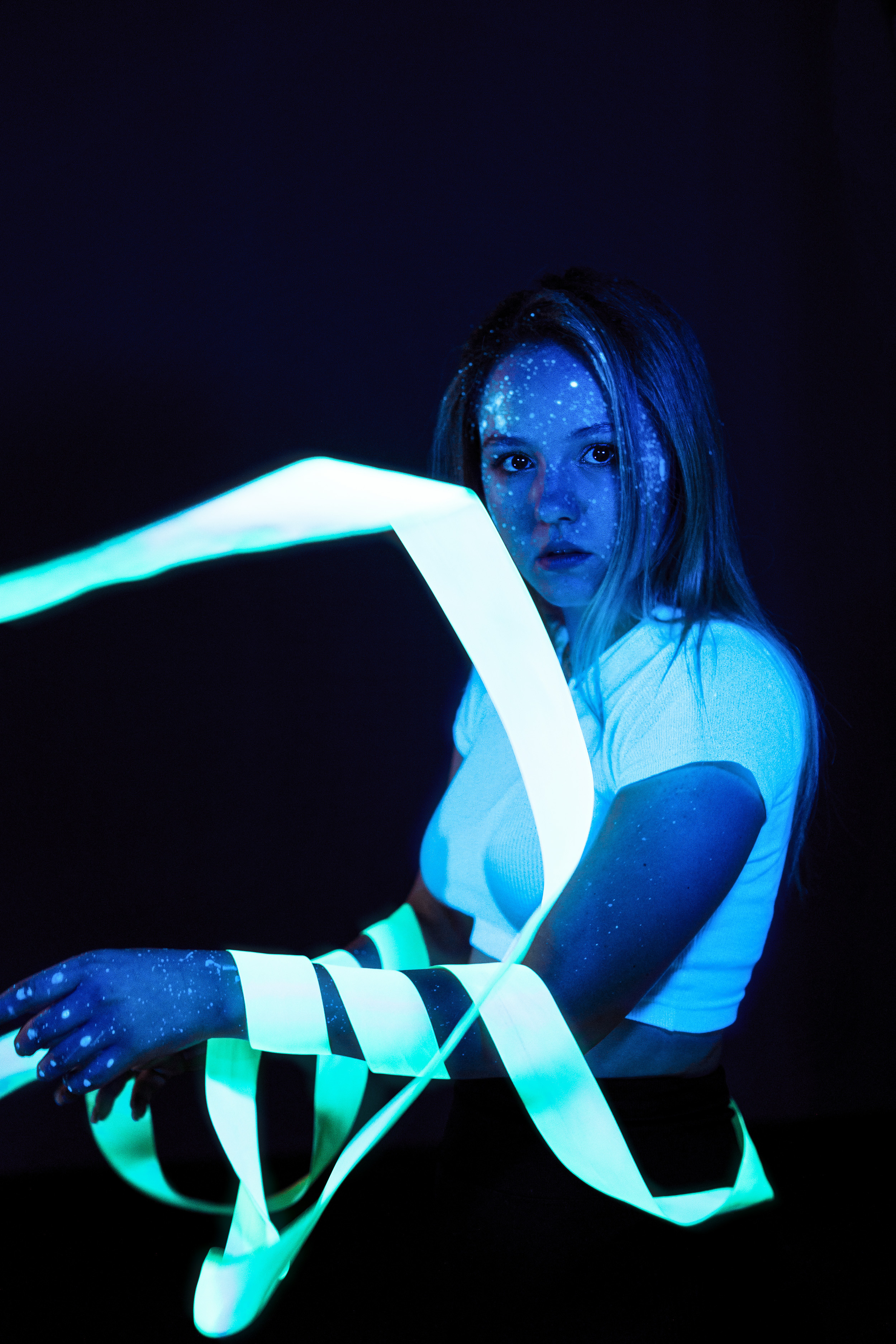 Арт-фотосессия с неоном в студии. Фотограф Зиновьев Илья, Москва