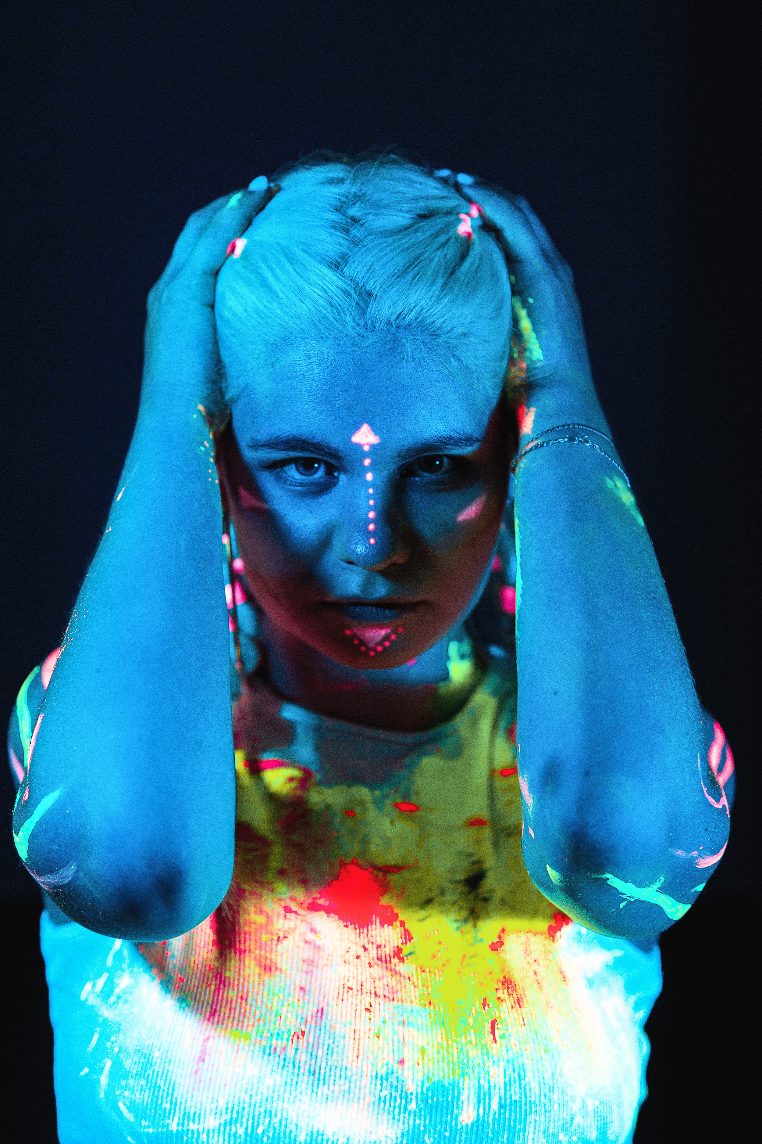 Арт-фотосессия с неоном в студии. Фотограф Зиновьев Илья, Москва