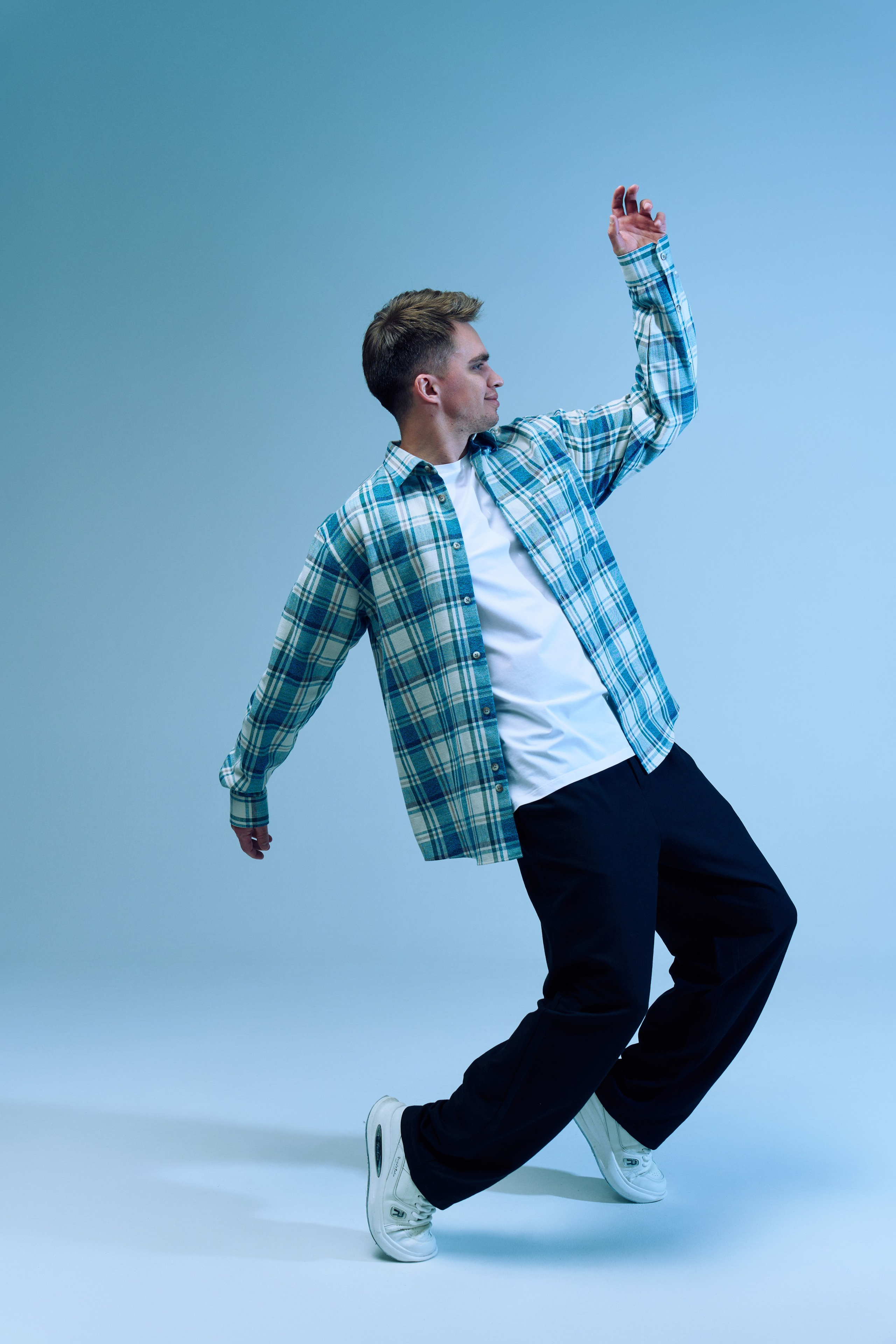 Студийная для бренда. Иван Упоров — фотограф, рилсмейкер чебоксары