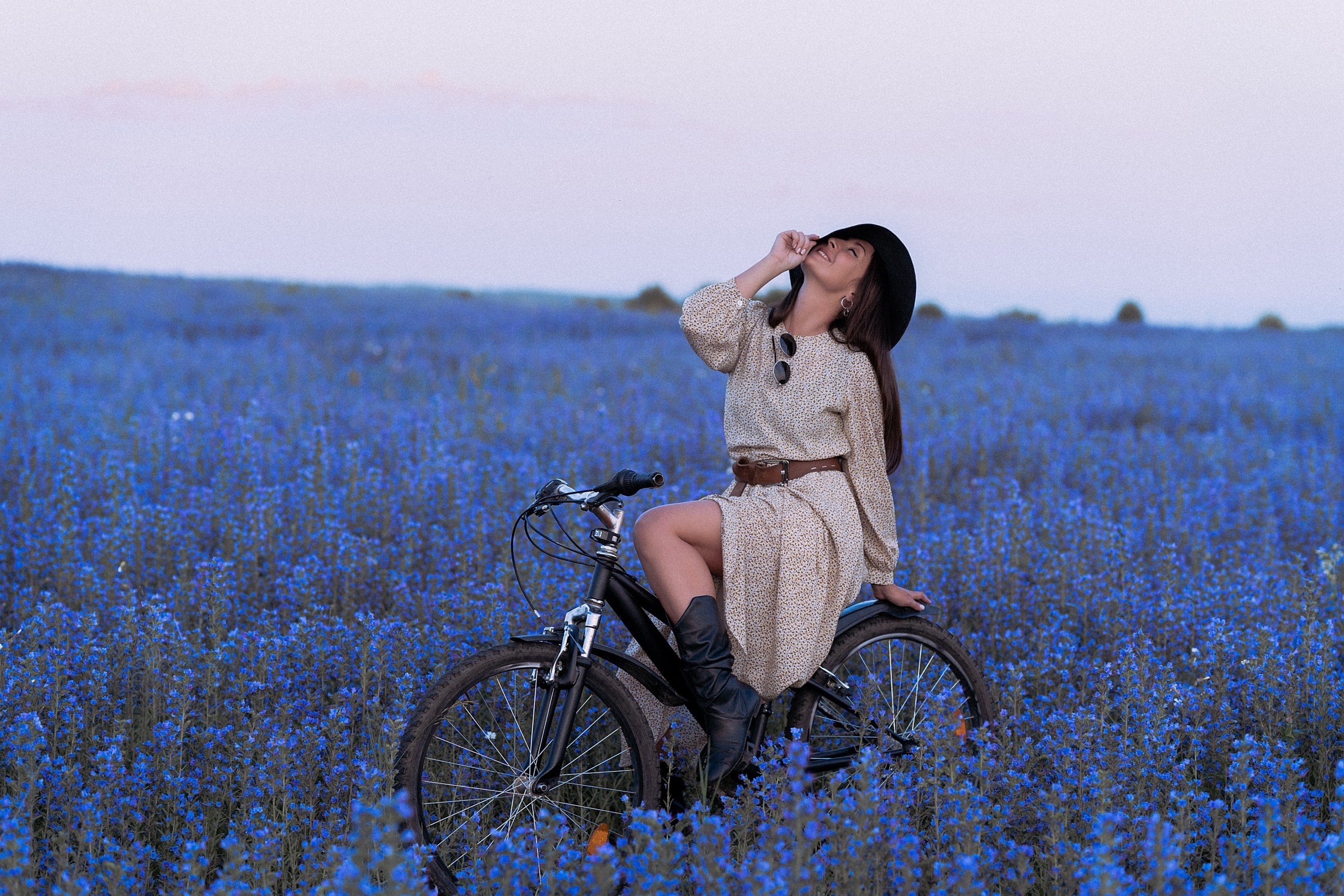 Сквозь цветы. Индивидуальный фотограф в Красноярске