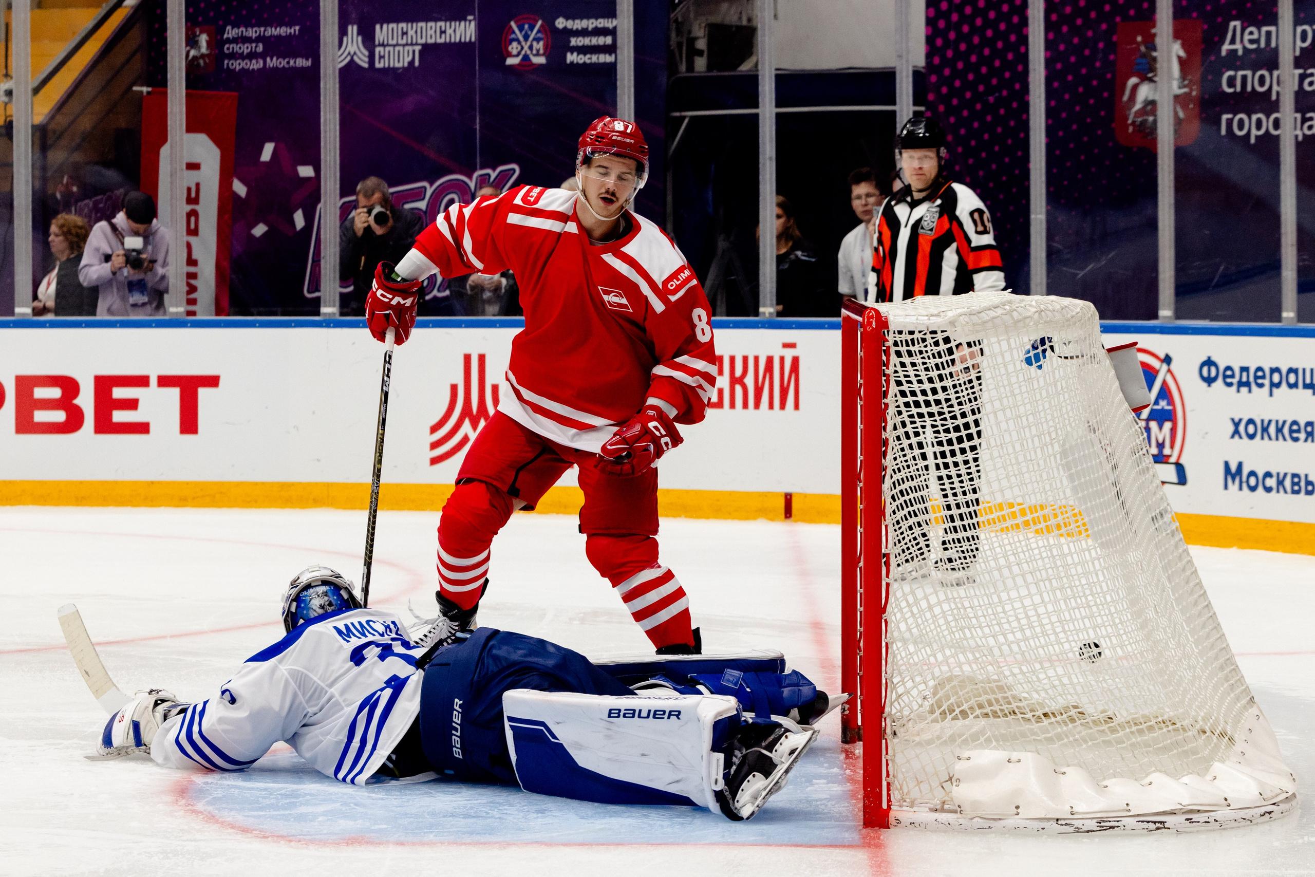 Кубок мэра Москвы по хоккею 2024. Виктория Зудина — фотограф в Москве