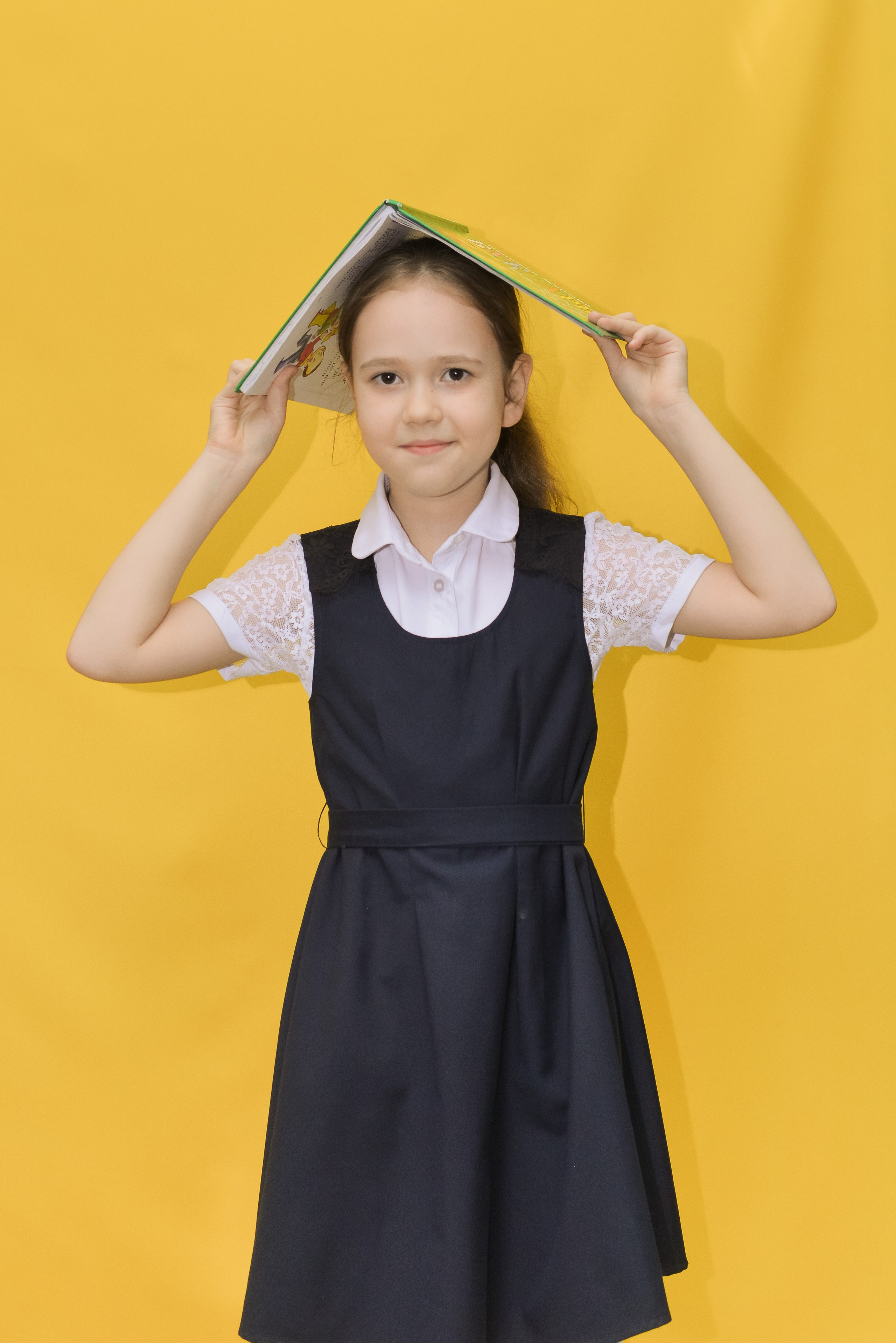 2 класс. На жёлтом фоне. «Веселые карандаши». Детский и школьный фотограф в Костанае Рабига Сейткенова