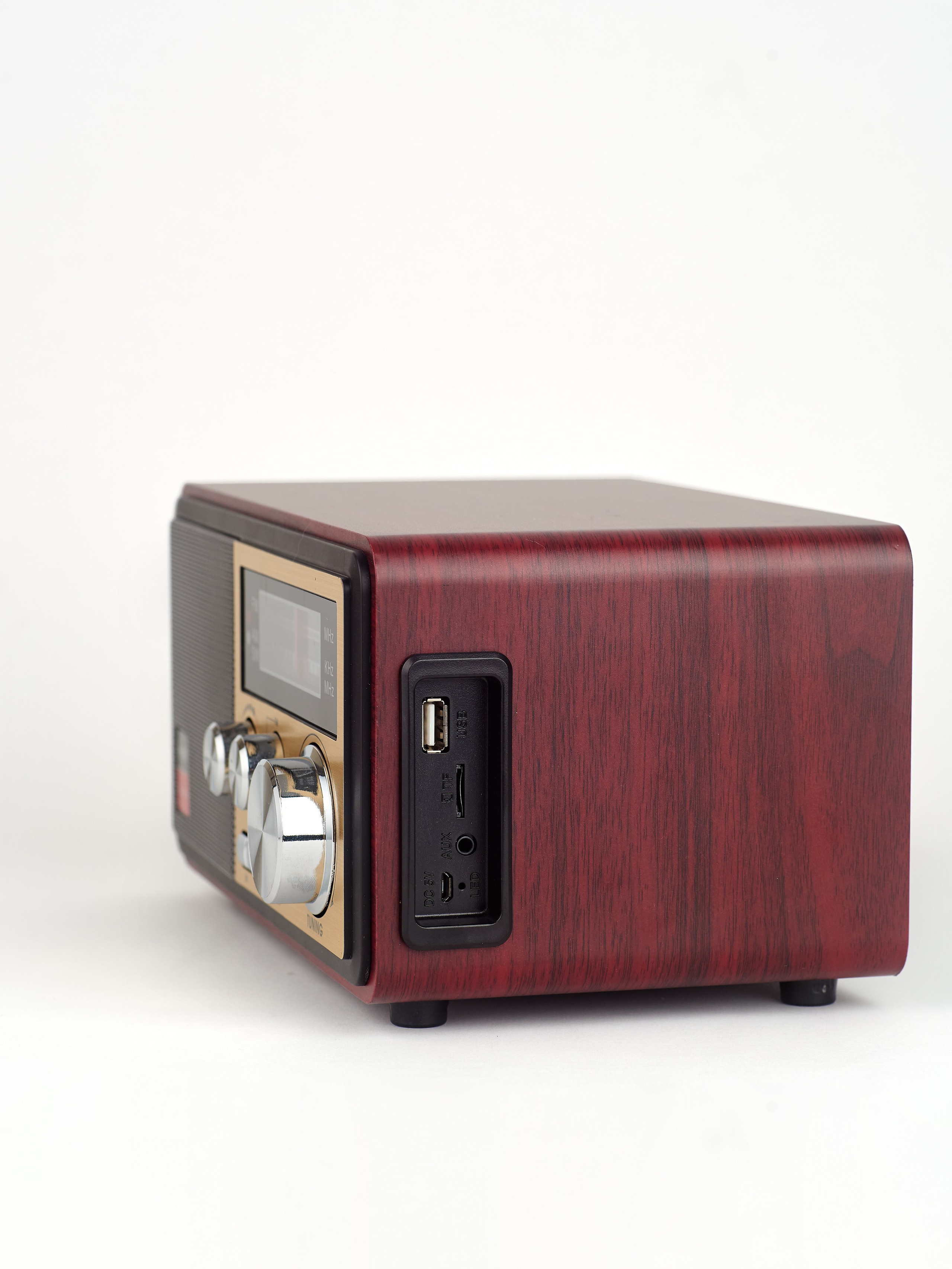 Радио. Предметный фотограф, инфографика и видео в Санкт-Петербурге