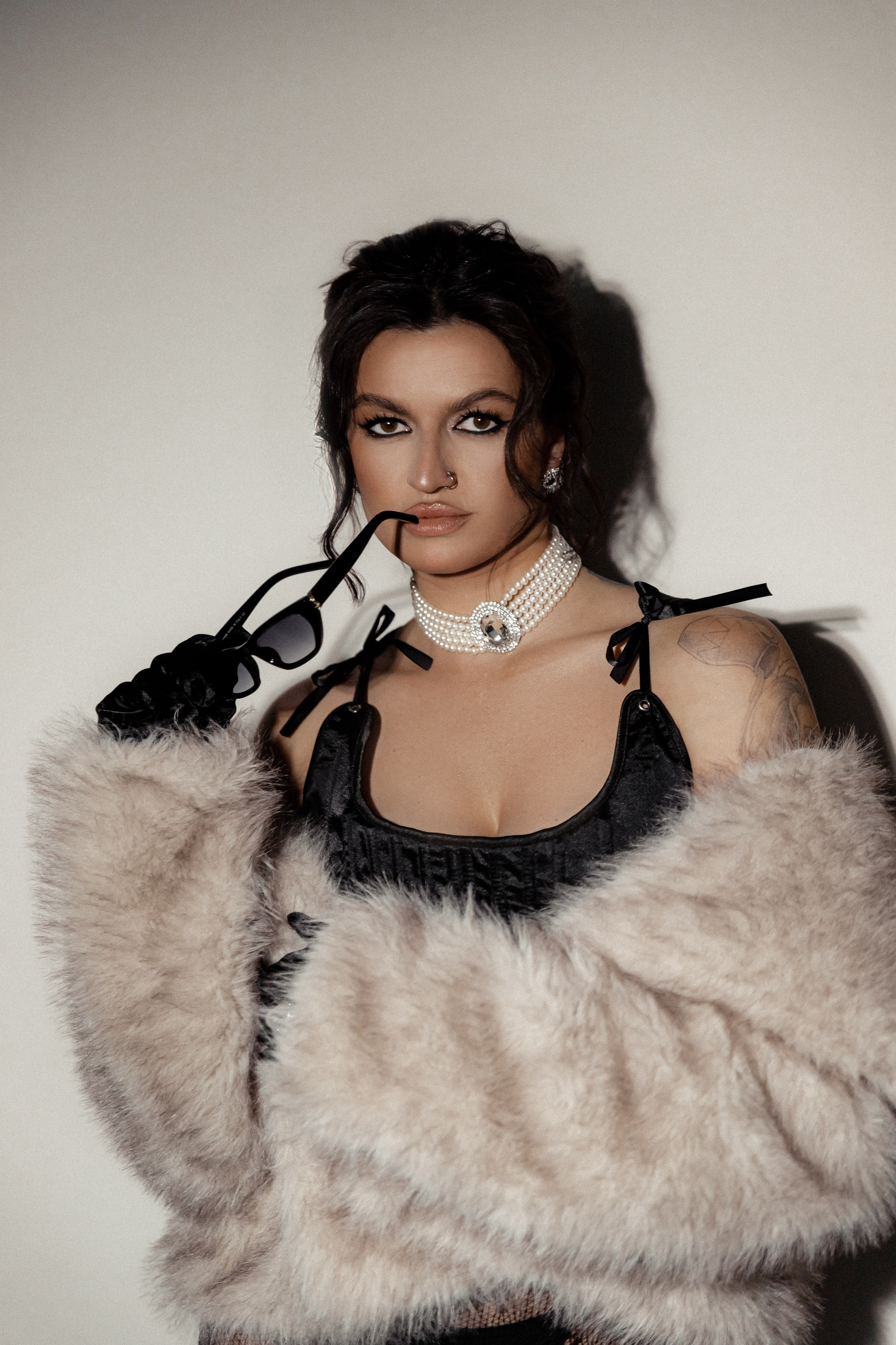 Фотосессия в стиле «Дорого пiZдец». Натали Маглер женский фотограф в Сочи | Адлер | Красная Поляна