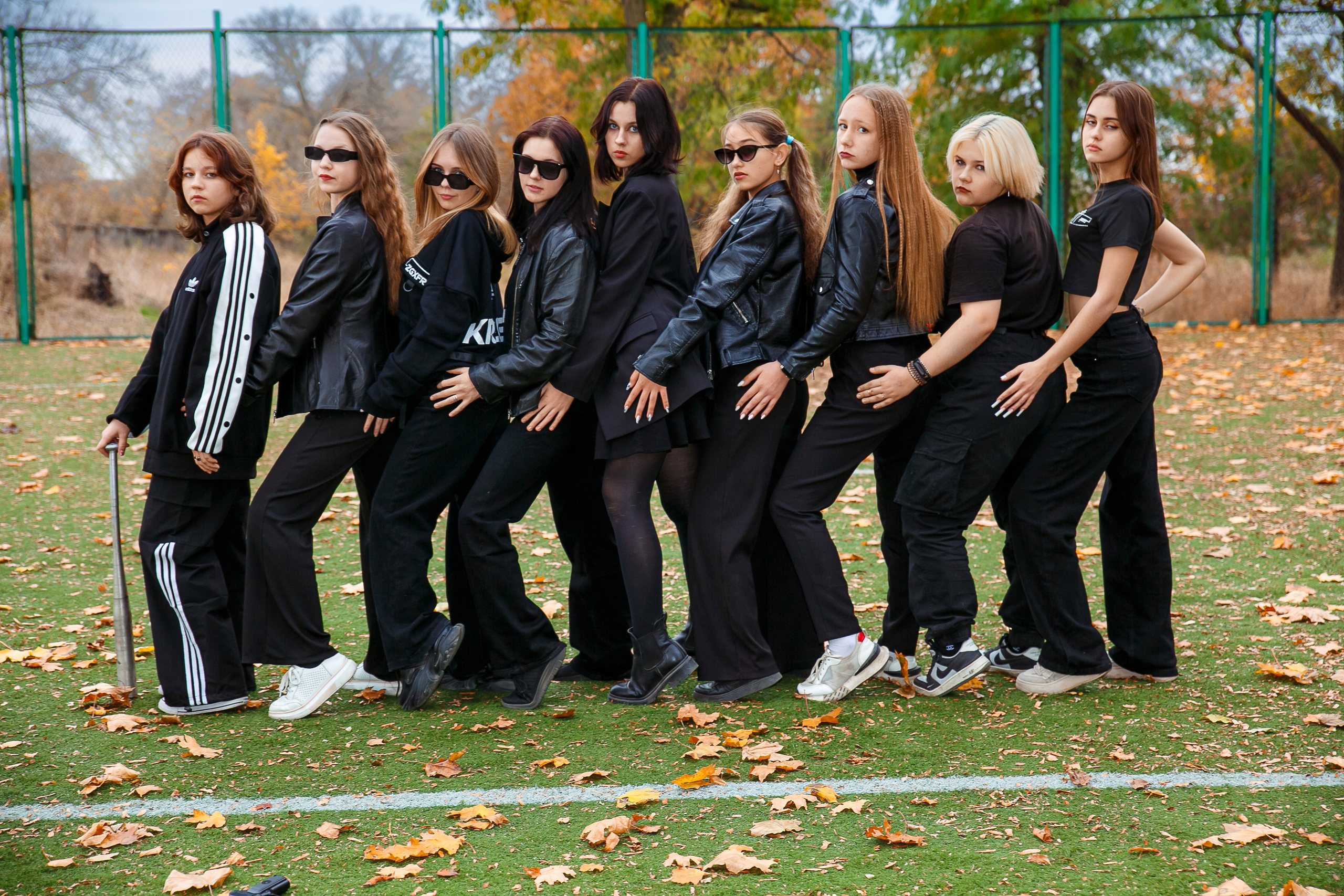 ЛЮДИ В ЧЕРНОМ. Выпускные альбомы в Донецке и ДНР. Фотограф Донецк и ДНР