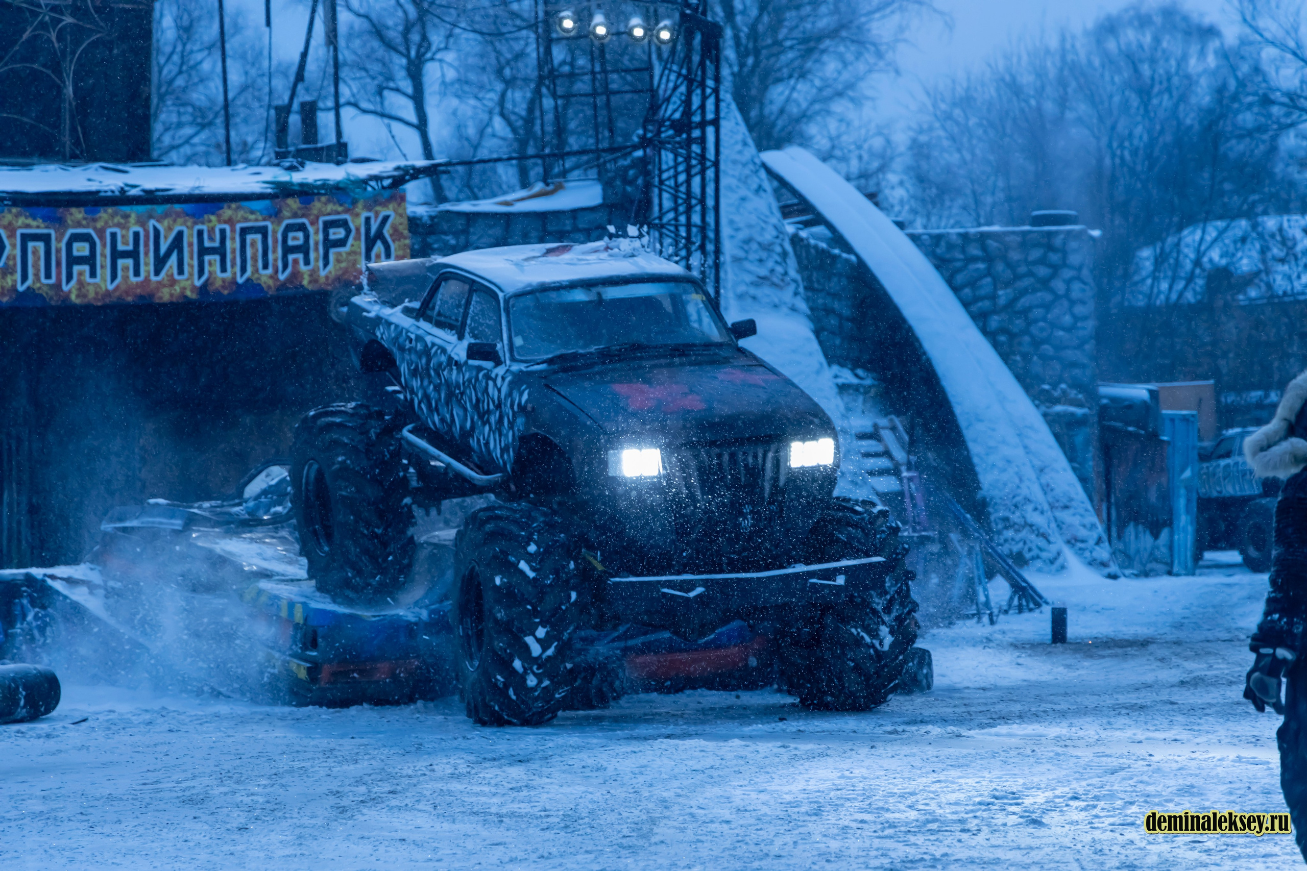 Танки против Монстр-Траков. Репортажный, семейный и студийный фотограф в Москве Демин Алексей